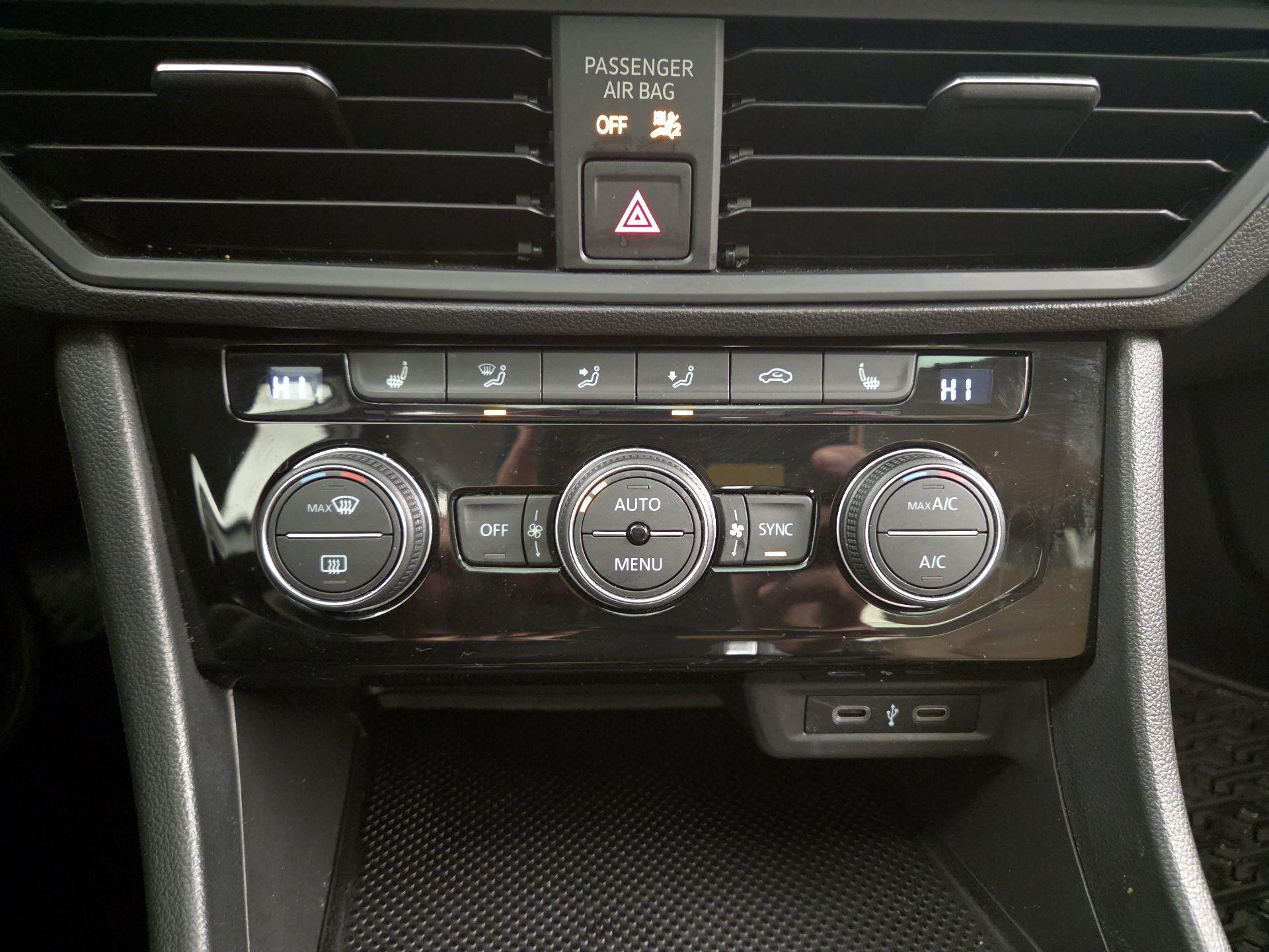 Thumbnail: 2021 Volkswagen Jetta - 16