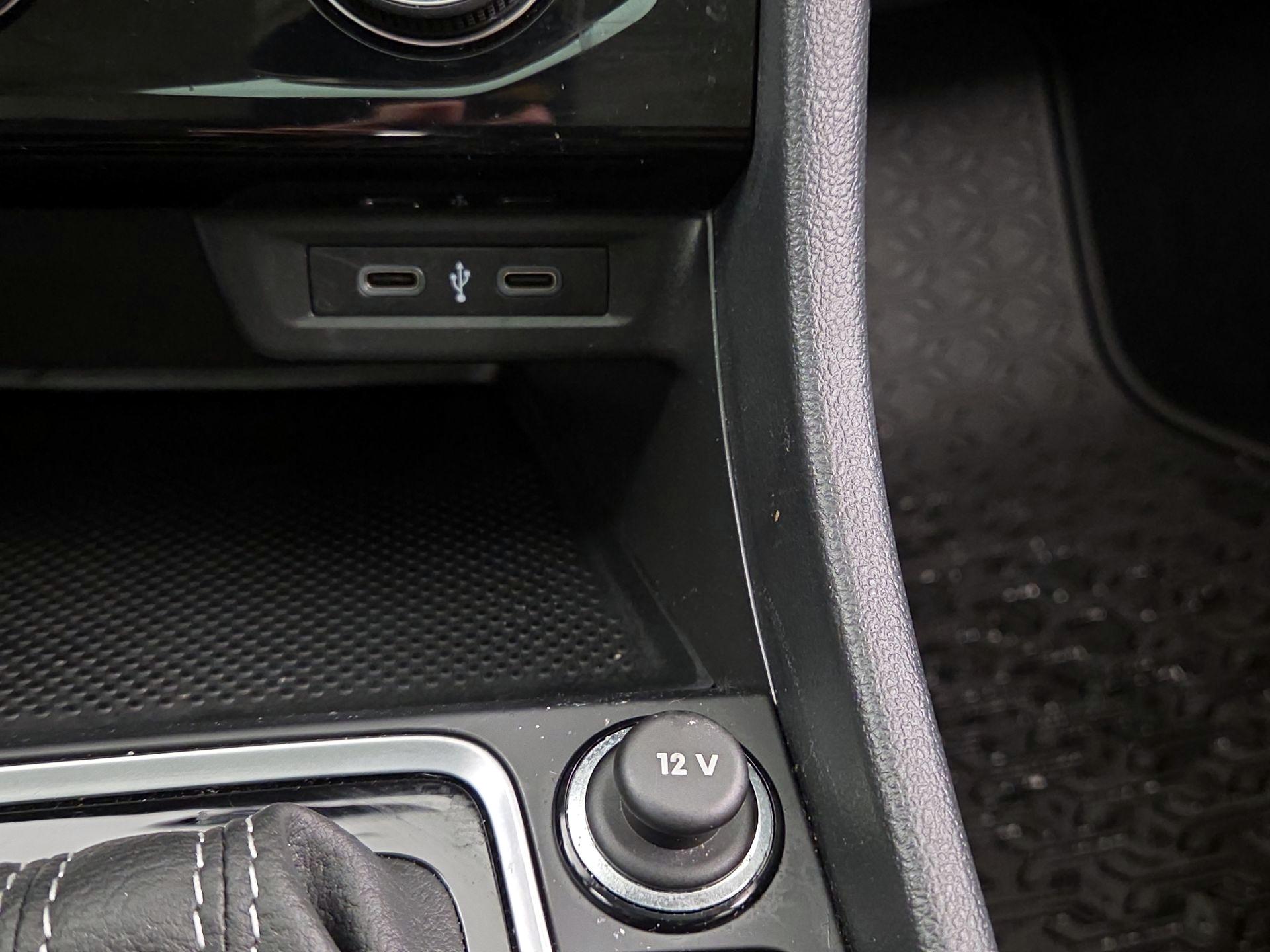 Thumbnail: 2021 Volkswagen Jetta - 18