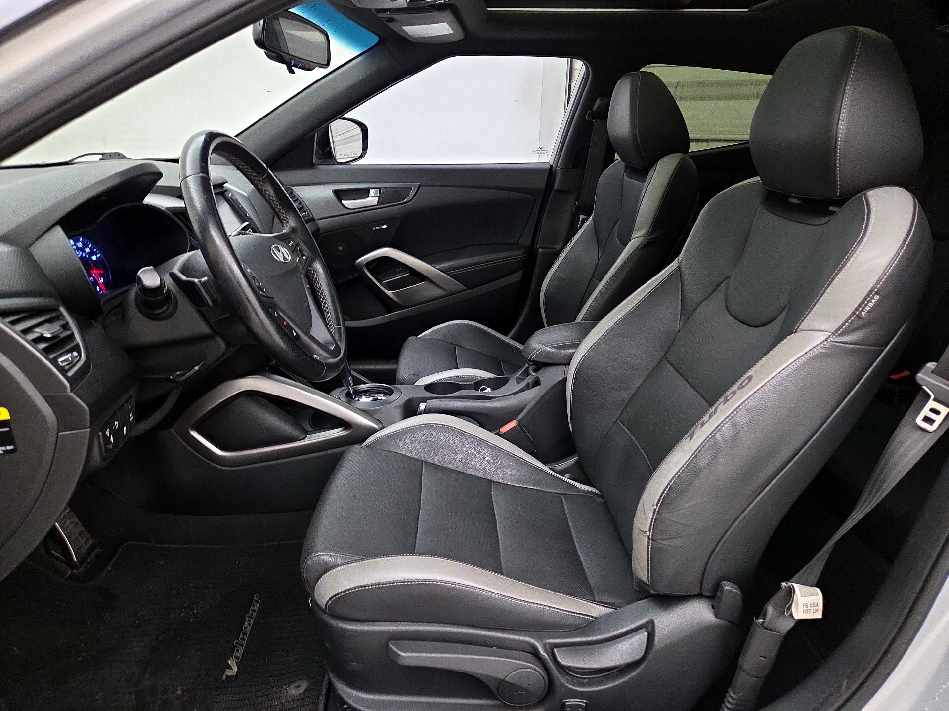 Thumbnail: 2017 Hyundai Veloster - 11