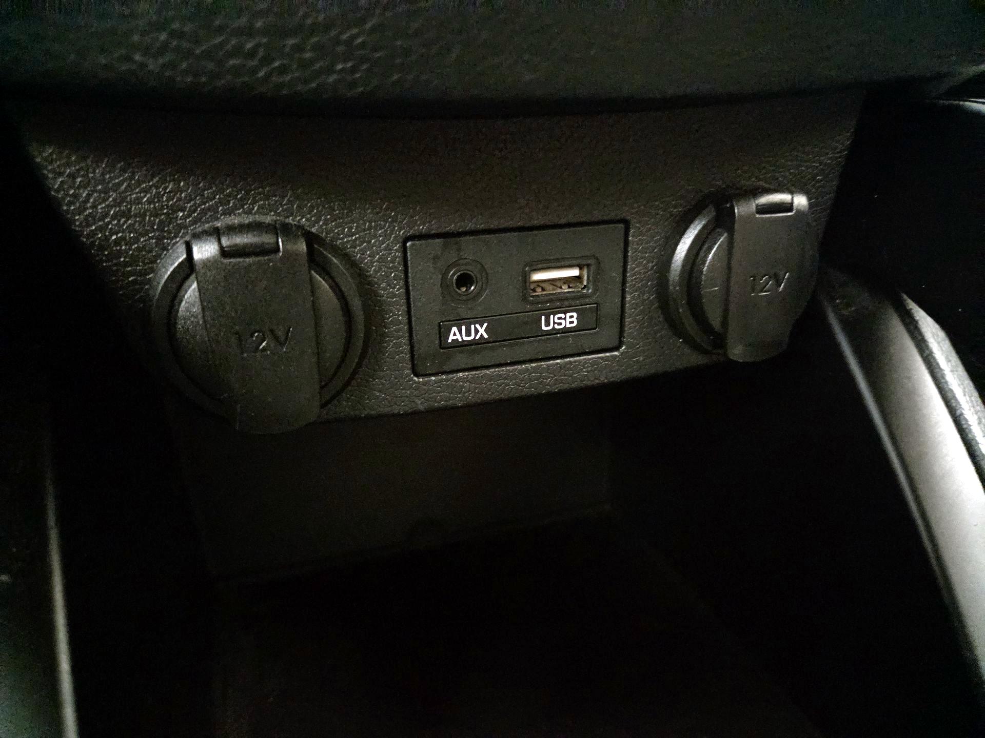 Thumbnail: 2017 Hyundai Veloster - 19