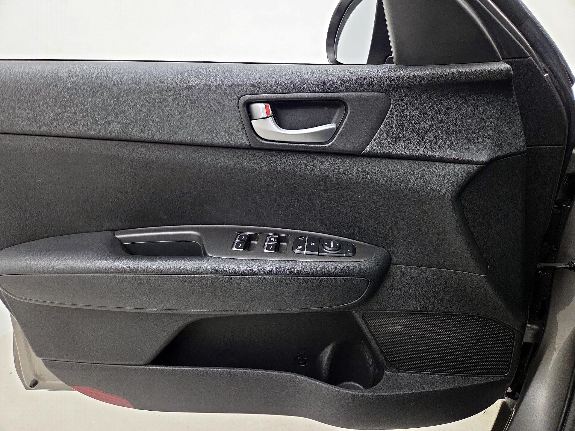 Thumbnail: 2016 Kia Optima - 12