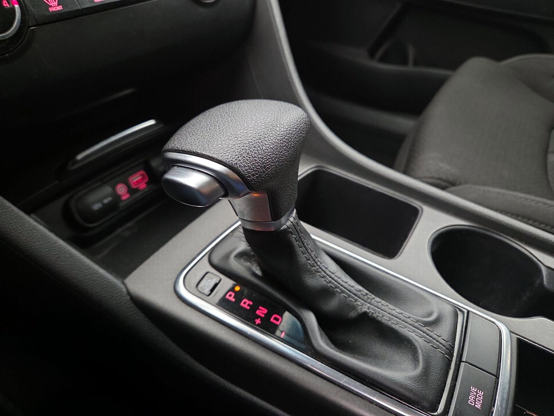 Thumbnail: 2016 Kia Optima - 17