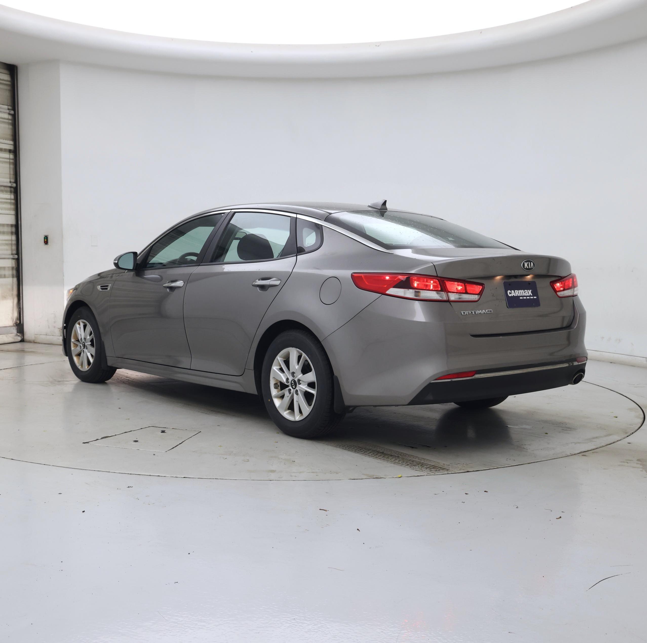 Thumbnail: 2016 Kia Optima - 2