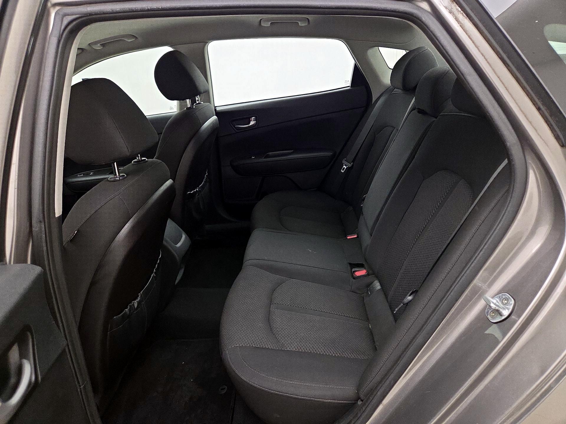 Thumbnail: 2016 Kia Optima - 19