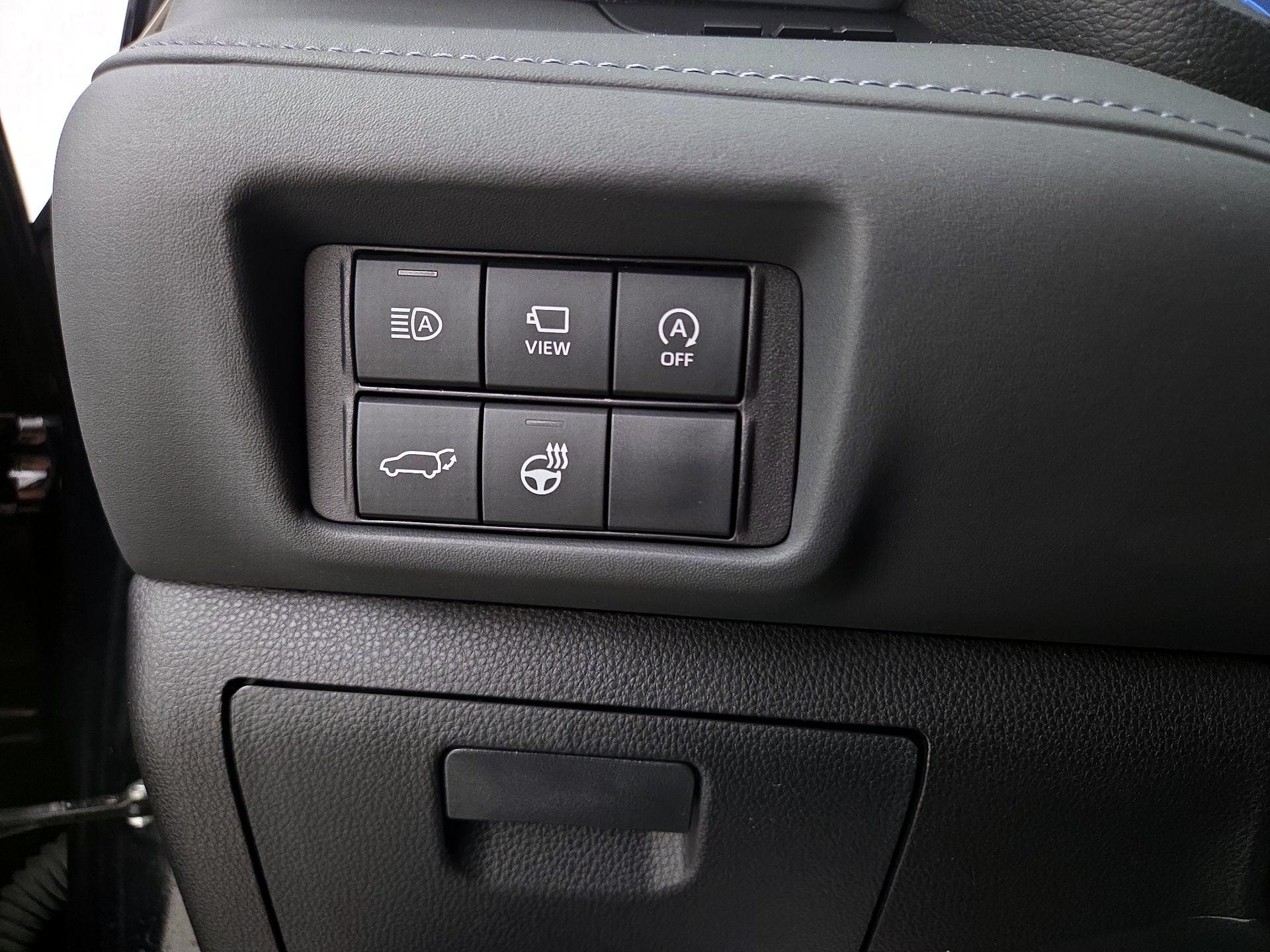 Thumbnail: 2023 Toyota Highlander - 13