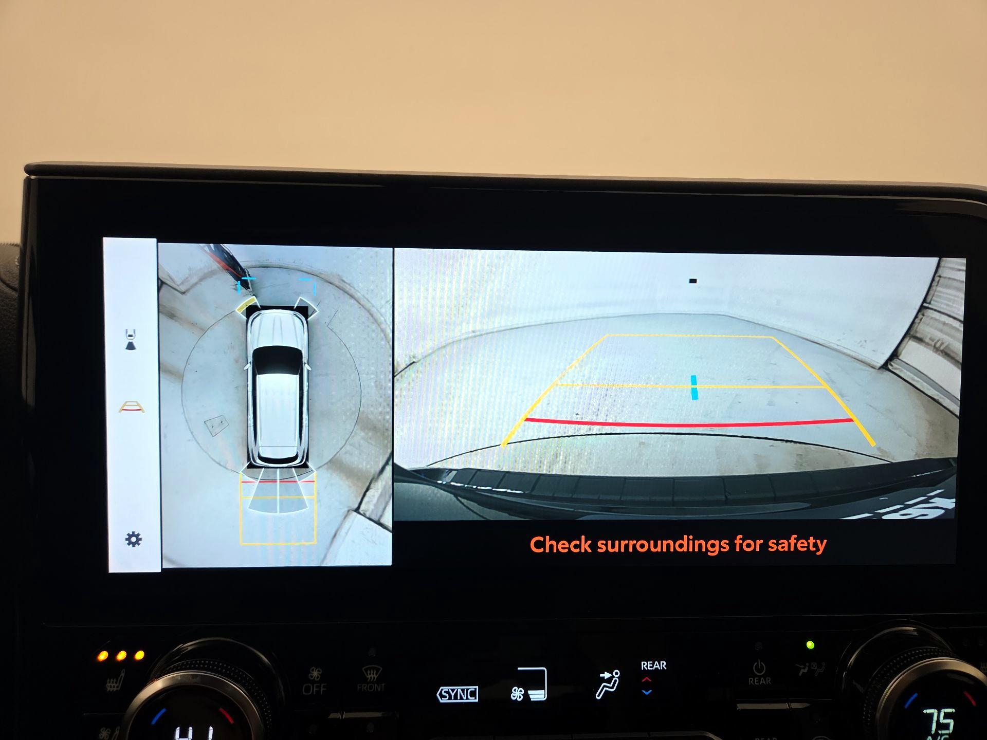 Thumbnail: 2023 Toyota Highlander - 14