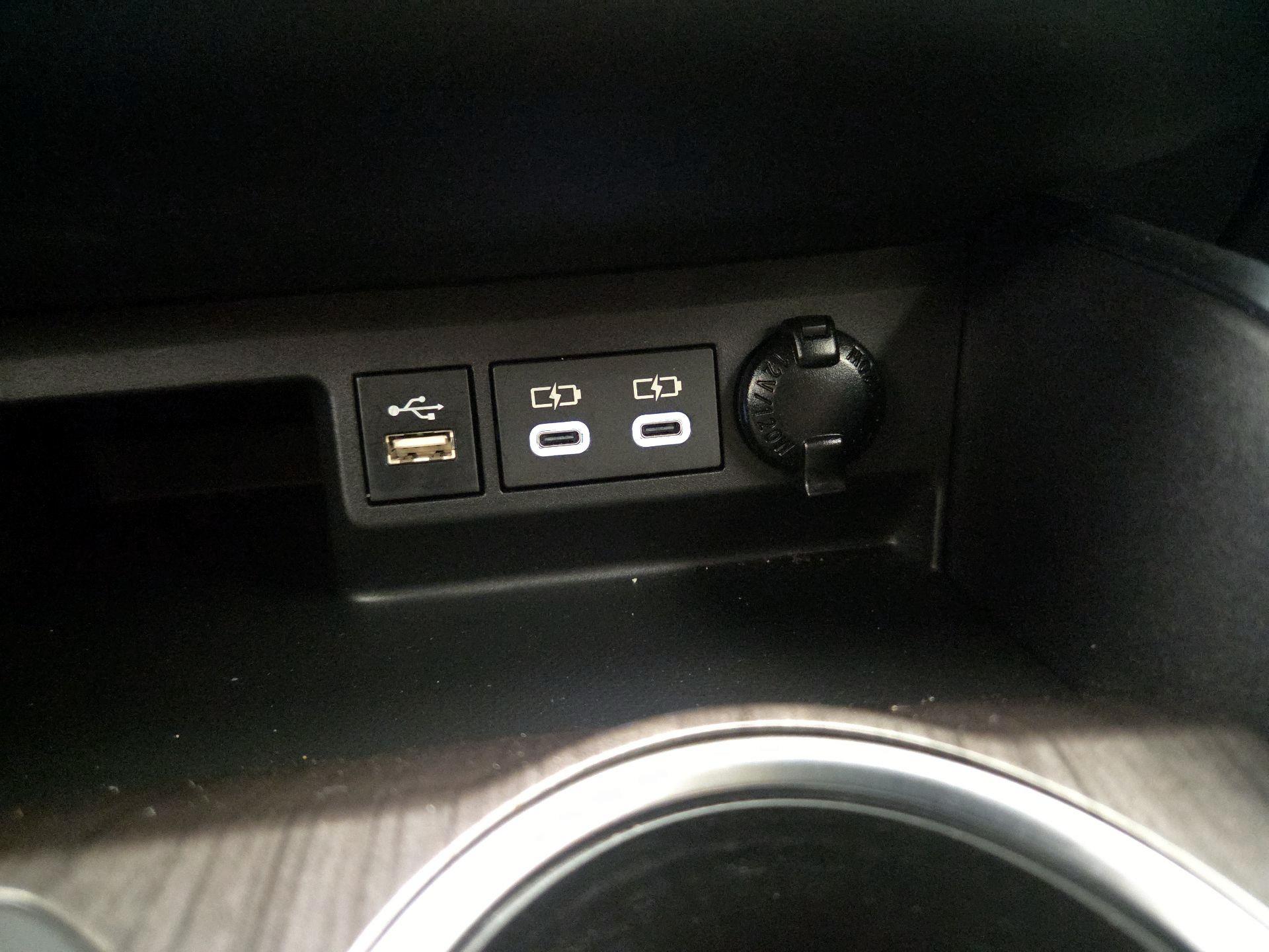 Thumbnail: 2023 Toyota Highlander - 18