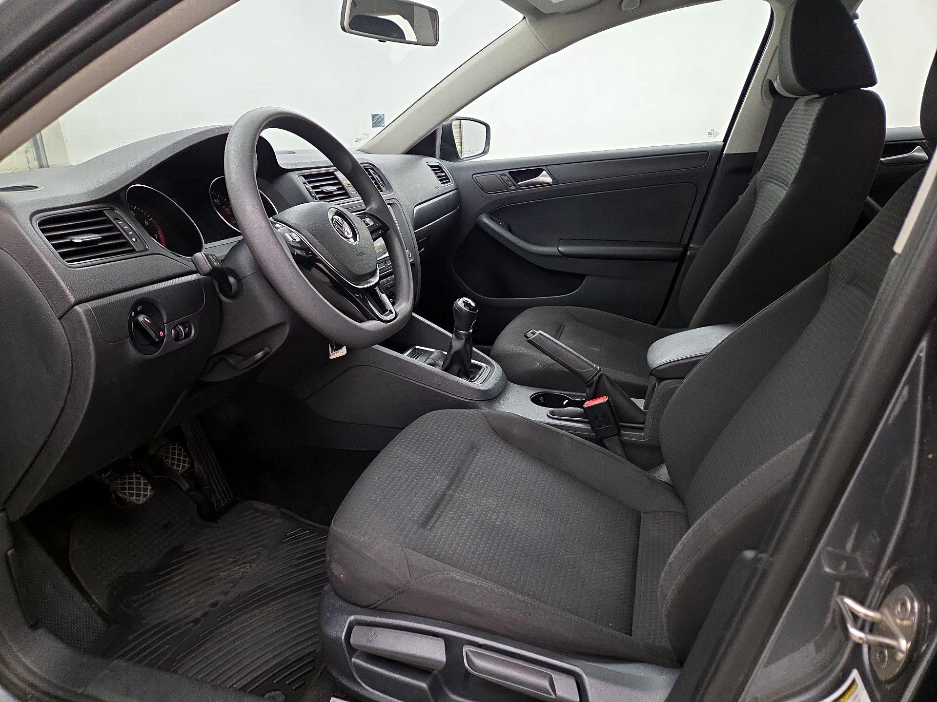 Thumbnail: 2016 Volkswagen Jetta - 11