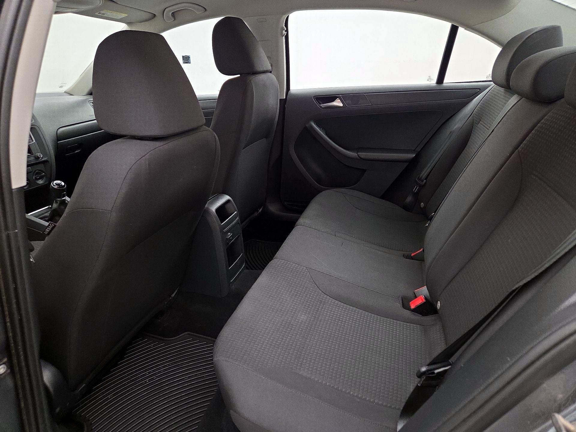 Thumbnail: 2016 Volkswagen Jetta - 17