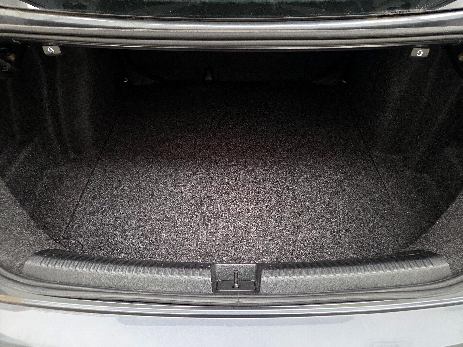 Thumbnail: 2016 Volkswagen Jetta - 18