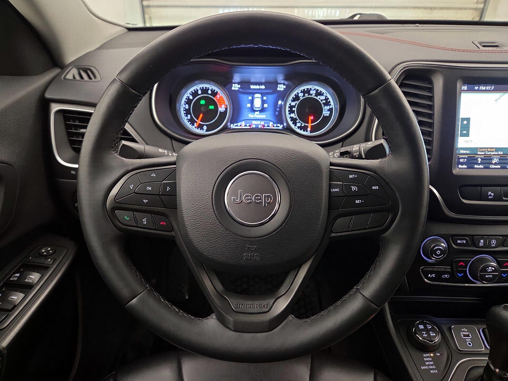 Thumbnail: 2019 Jeep Cherokee - 10