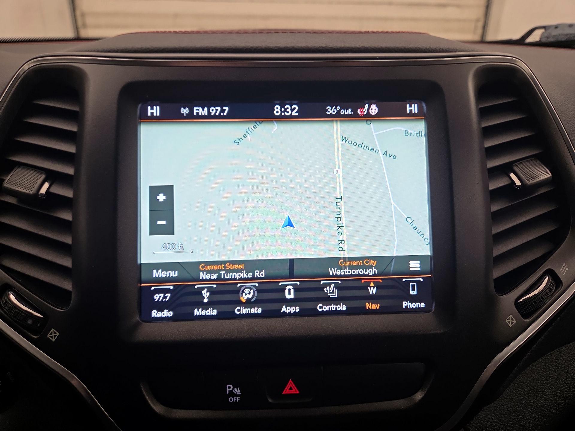 Thumbnail: 2019 Jeep Cherokee - 14