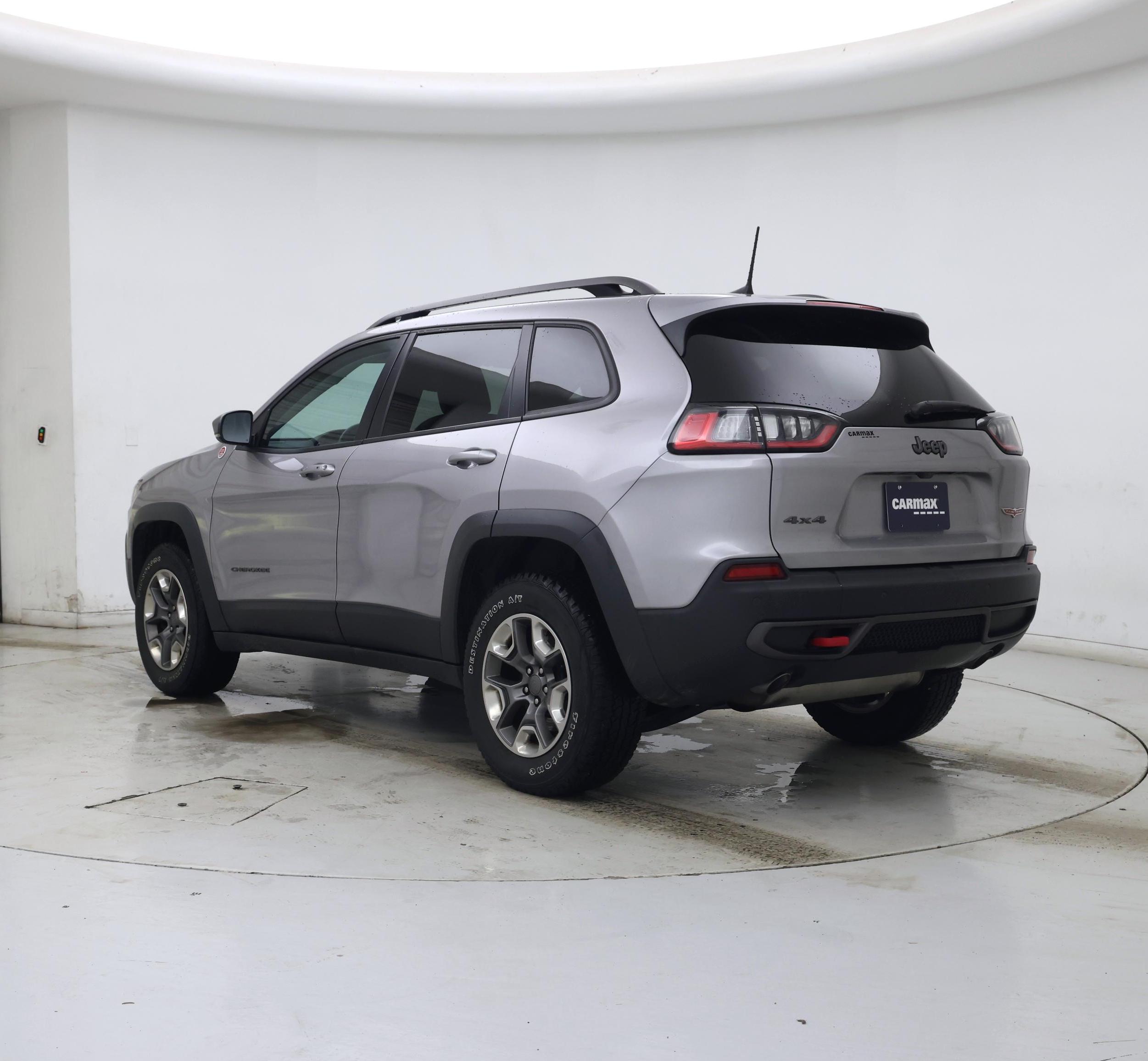 Thumbnail: 2019 Jeep Cherokee - 2