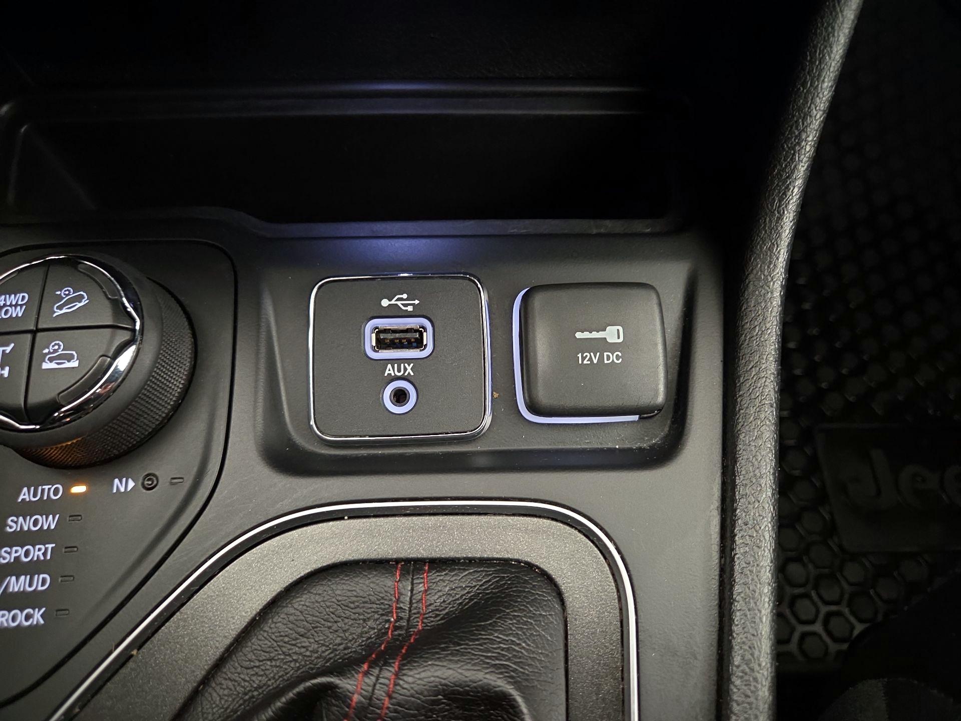 Thumbnail: 2019 Jeep Cherokee - 19