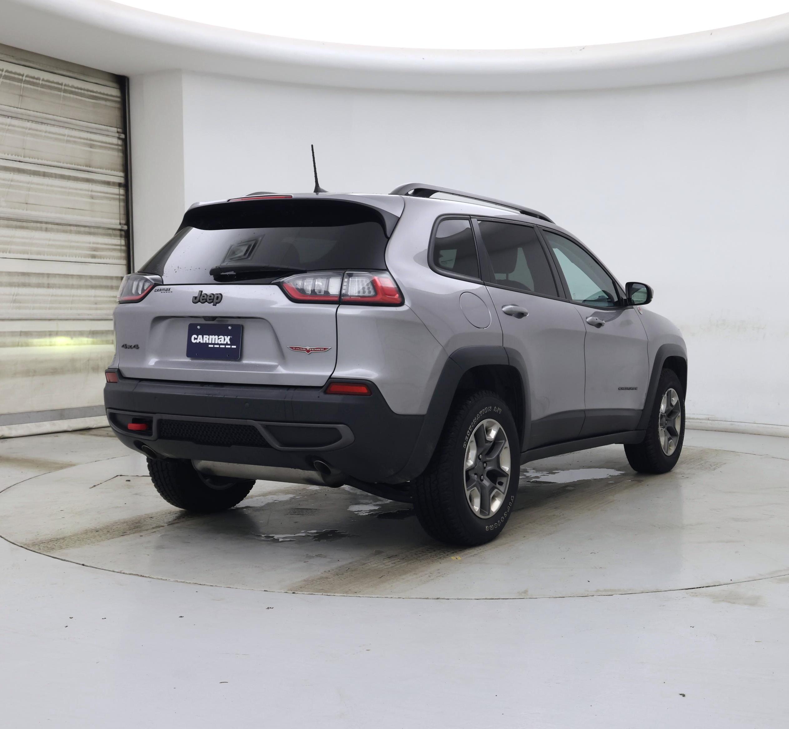 Thumbnail: 2019 Jeep Cherokee - 8