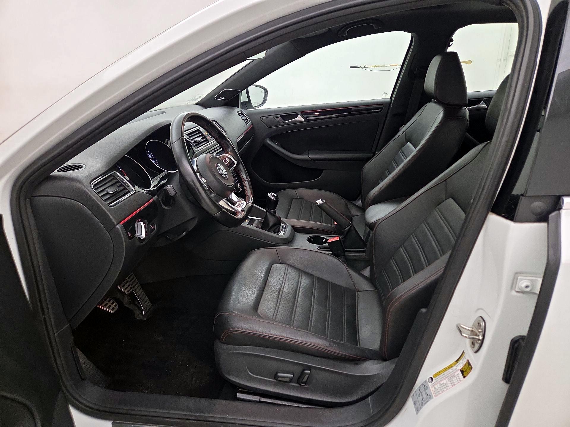 Thumbnail: 2017 Volkswagen Jetta - 11