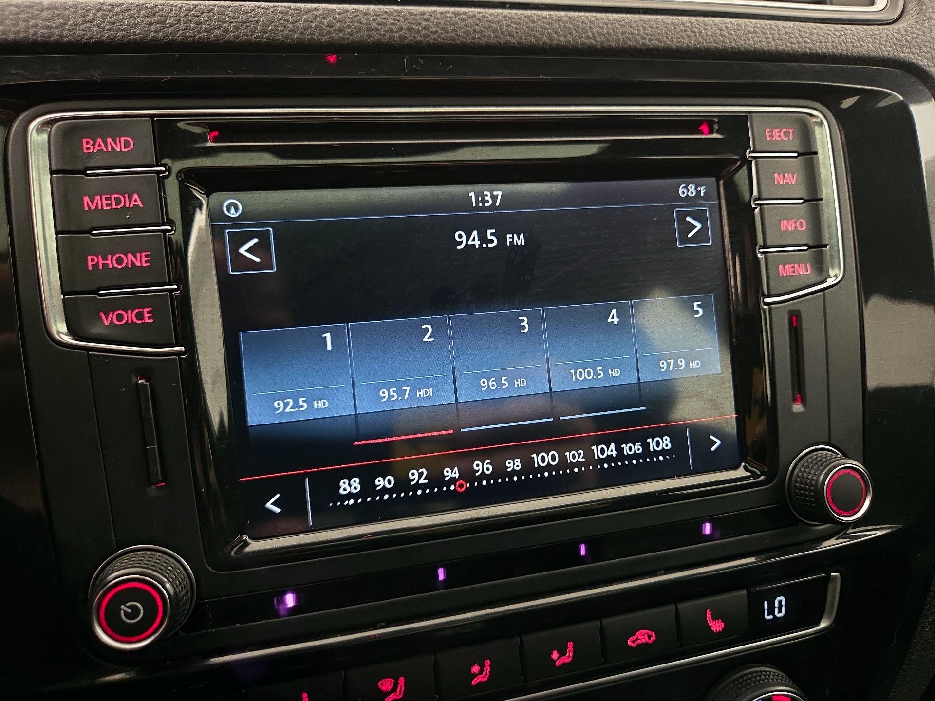 Thumbnail: 2017 Volkswagen Jetta - 16