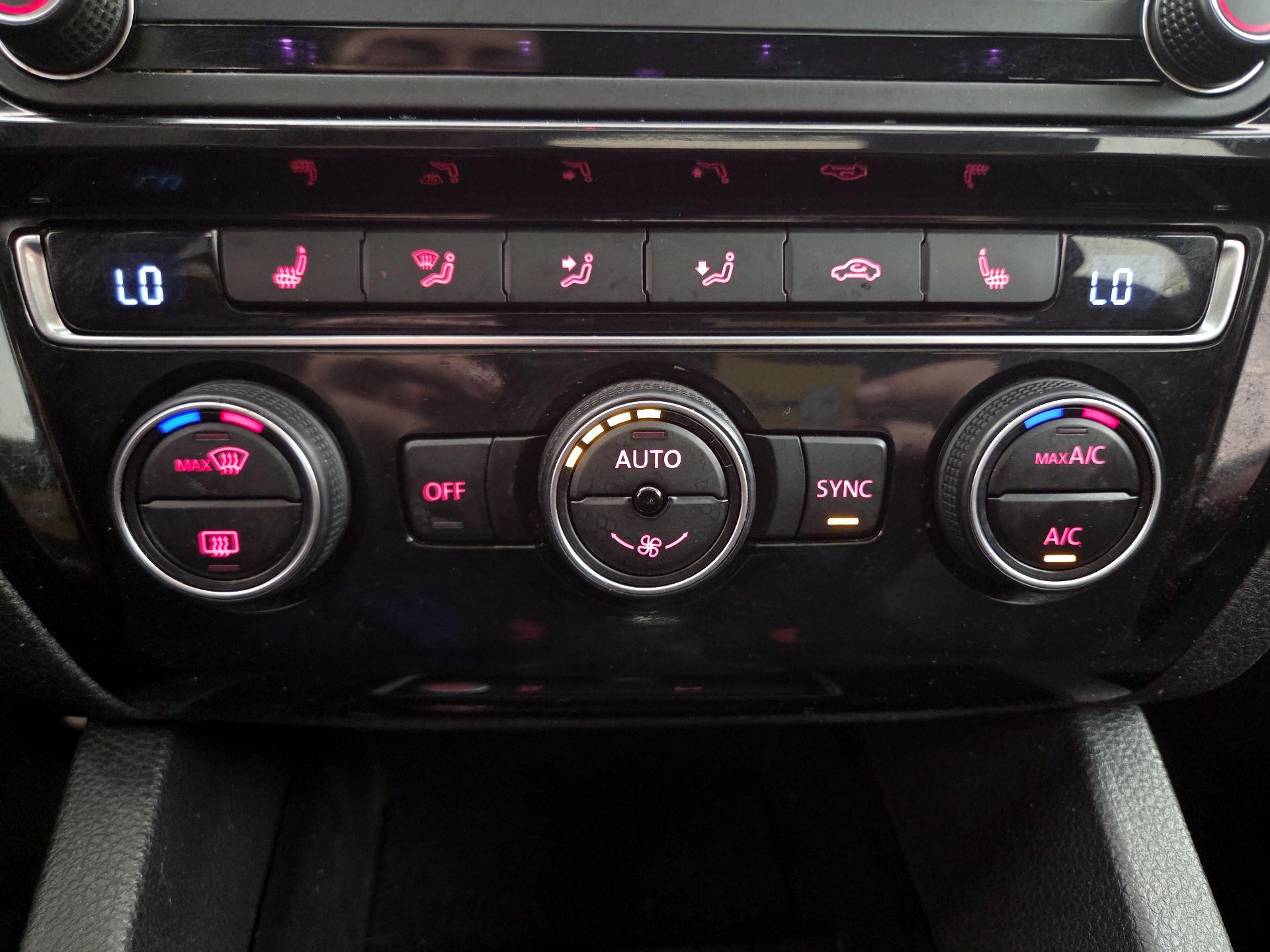 Thumbnail: 2017 Volkswagen Jetta - 17