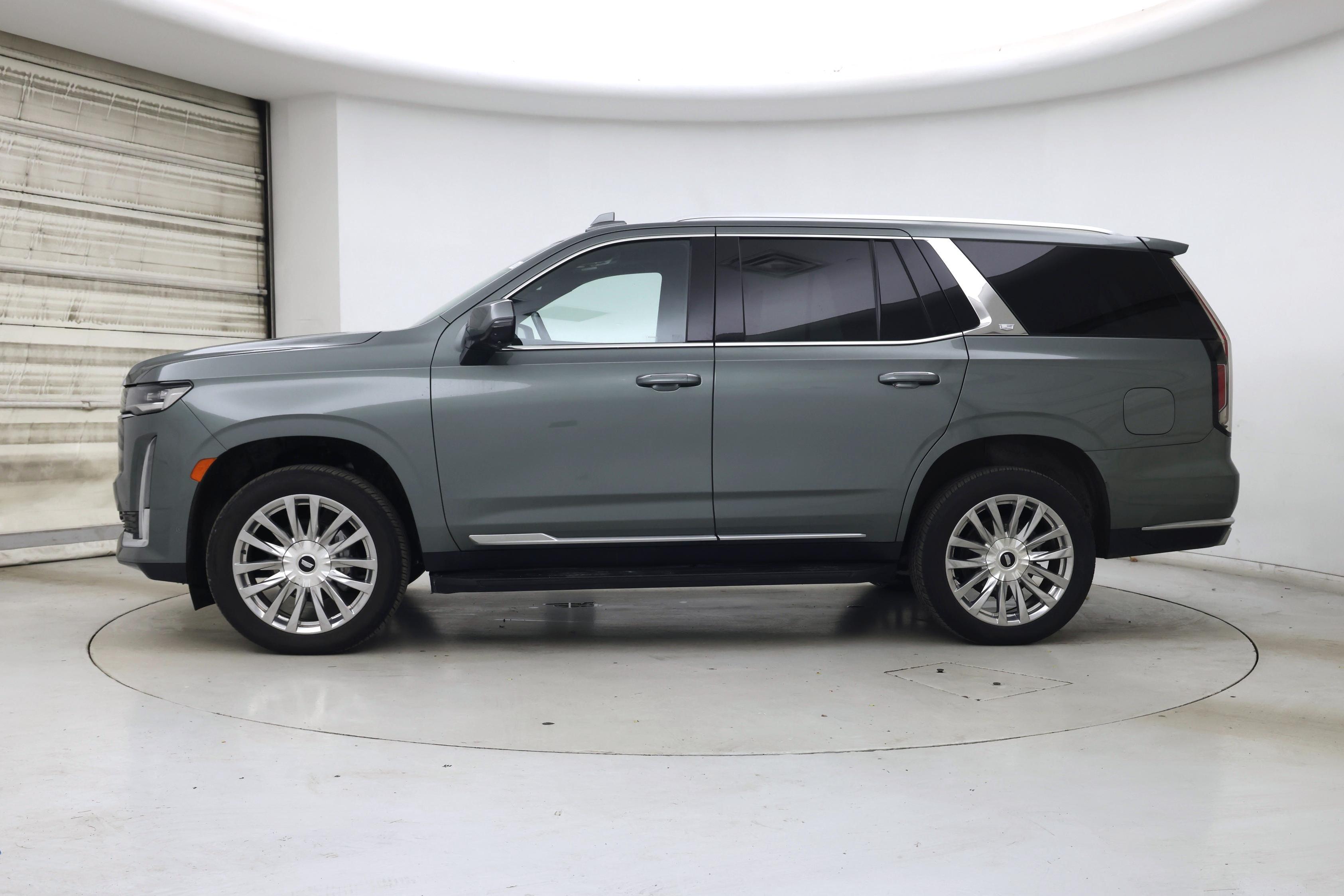 Thumbnail: 2023 Cadillac Escalade - 3