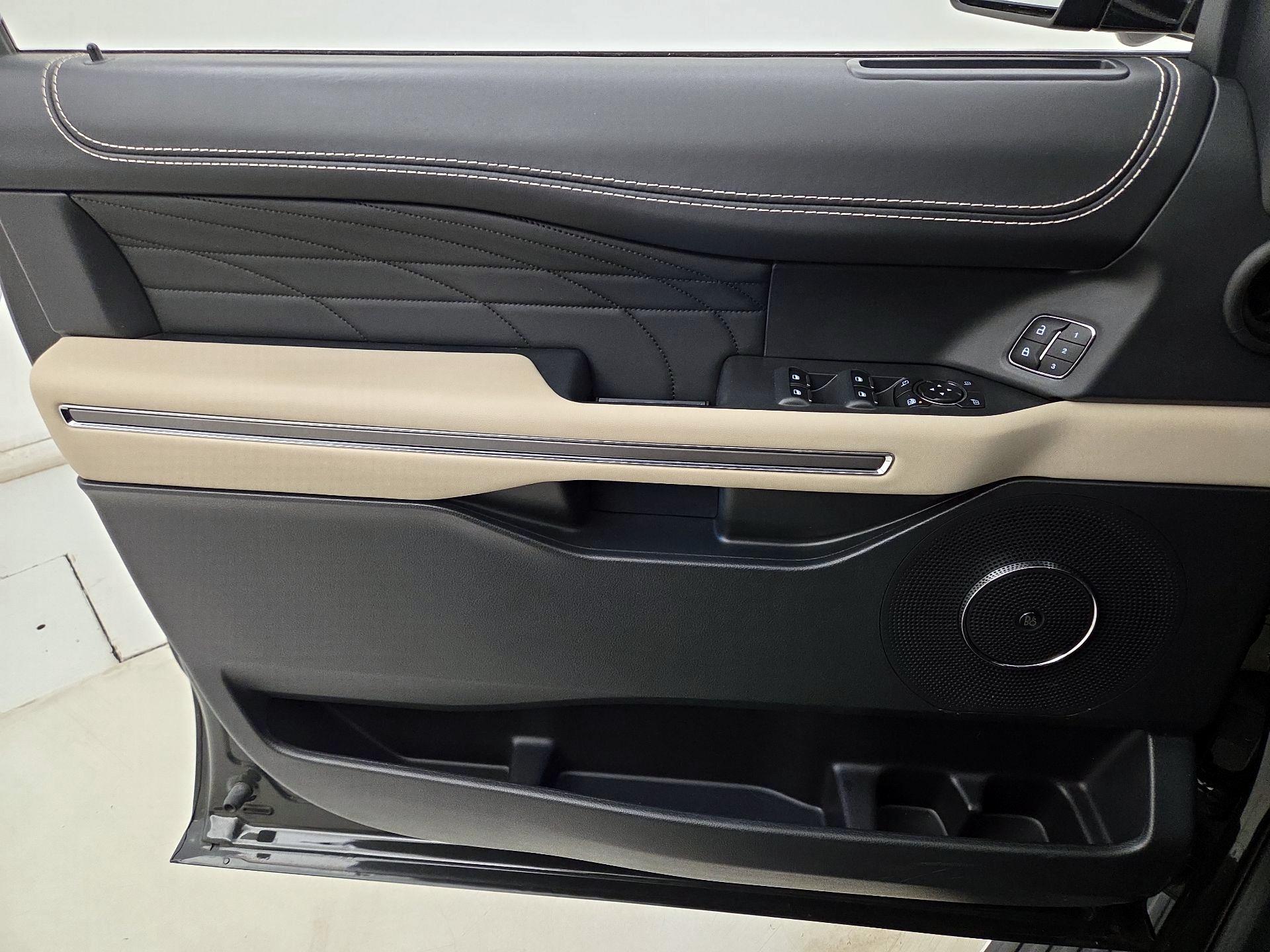 Thumbnail: 2022 Ford Expedition MAX - 12