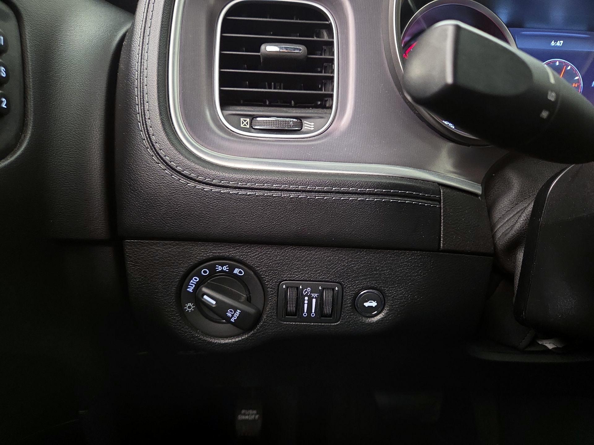 Thumbnail: 2019 Dodge Charger - 13