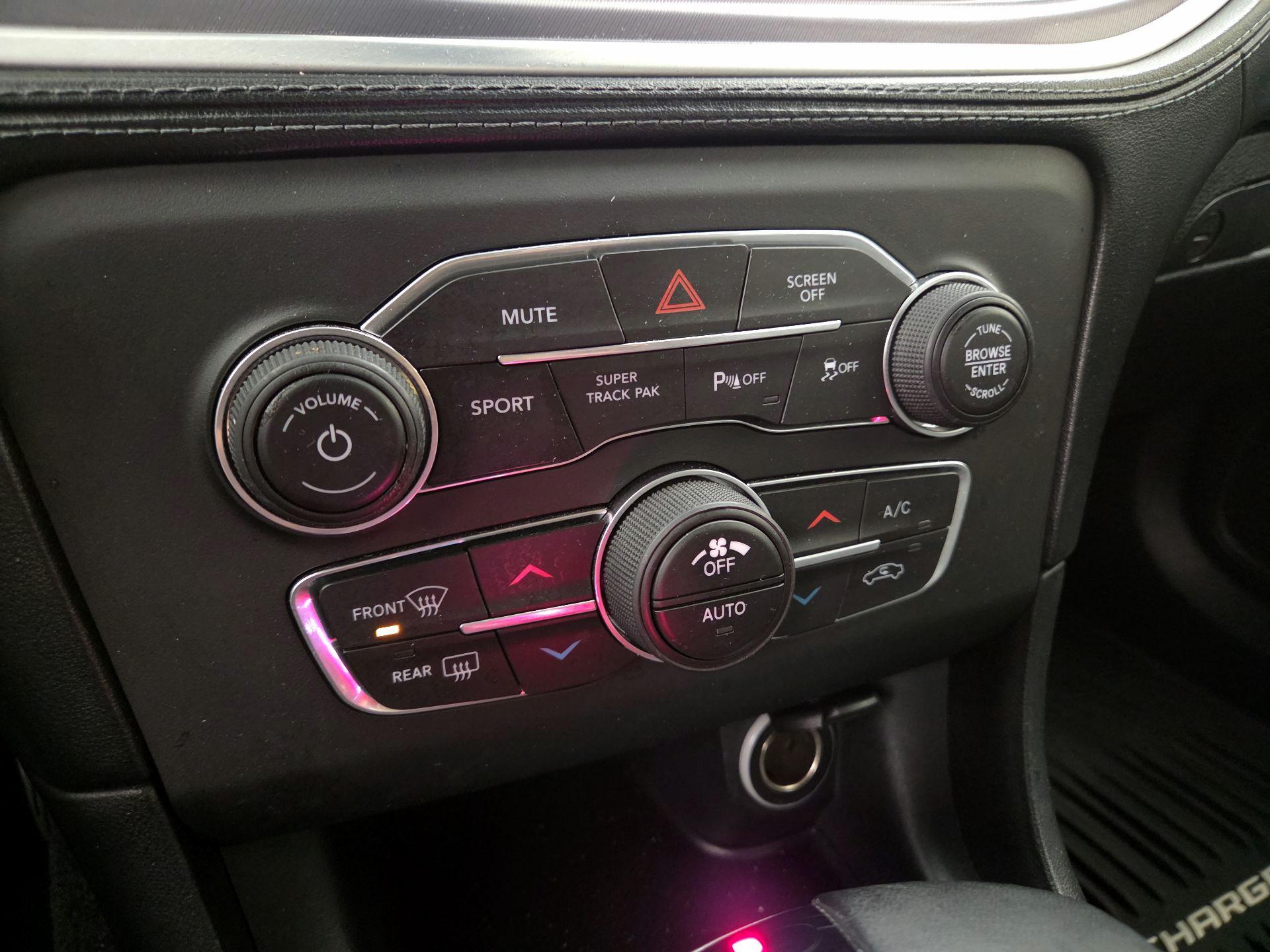 Thumbnail: 2019 Dodge Charger - 17