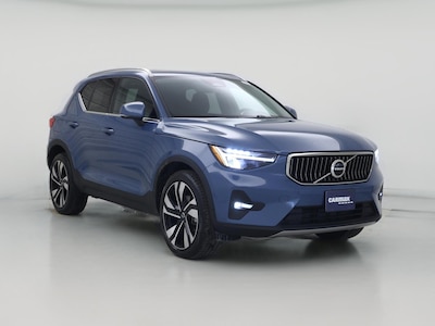 2023 Volvo XC40 B5 Plus Bright Theme
