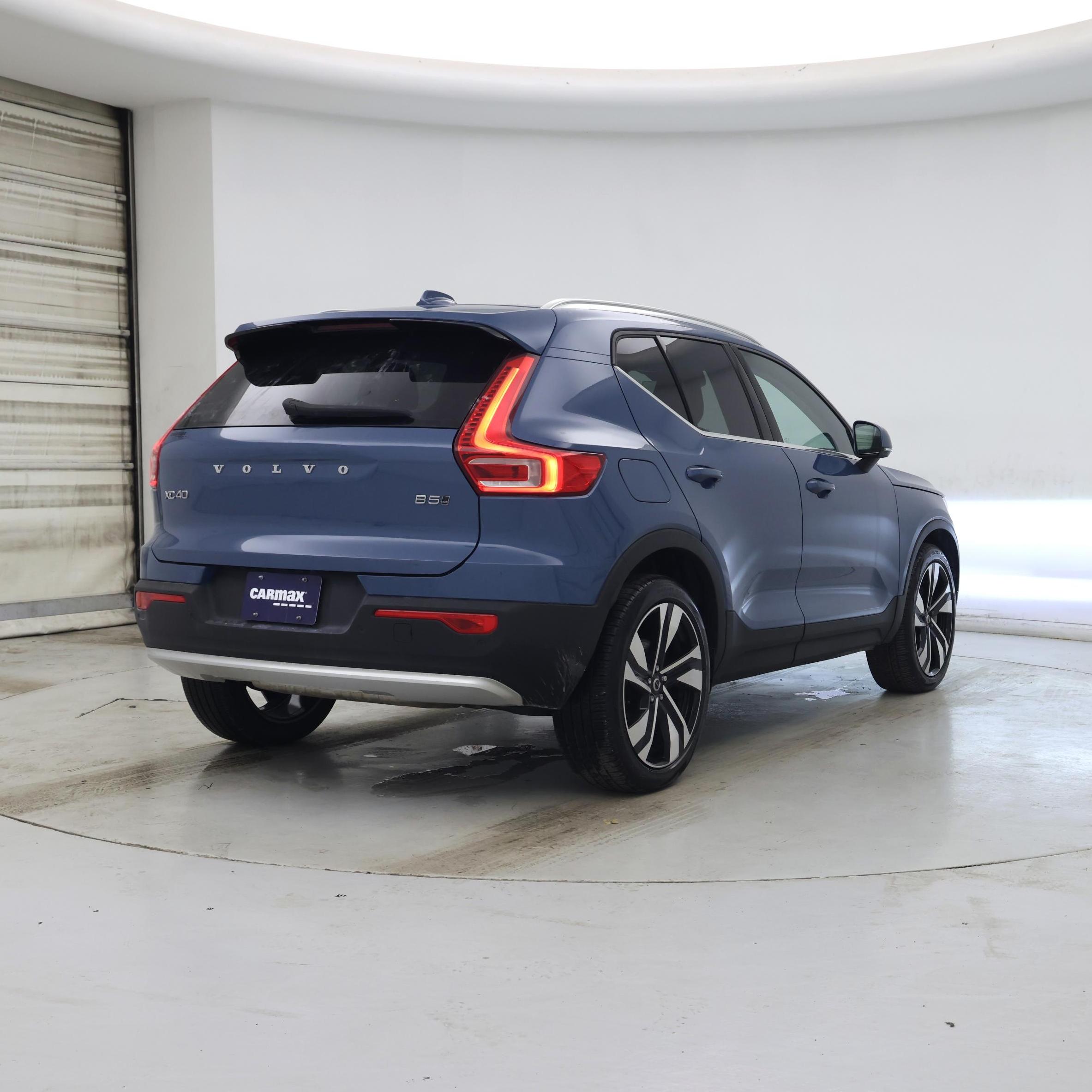 Thumbnail: 2023 Volvo XC40 - 8