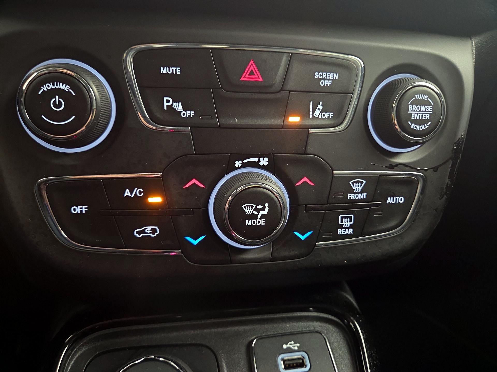 Thumbnail: 2018 Jeep Compass - 17