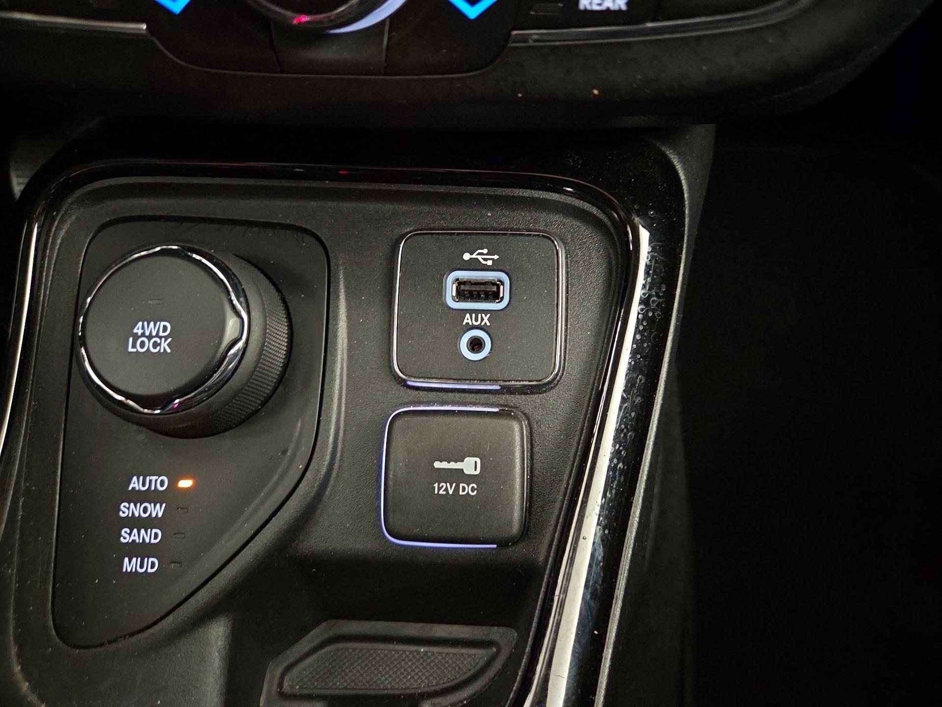 Thumbnail: 2018 Jeep Compass - 19