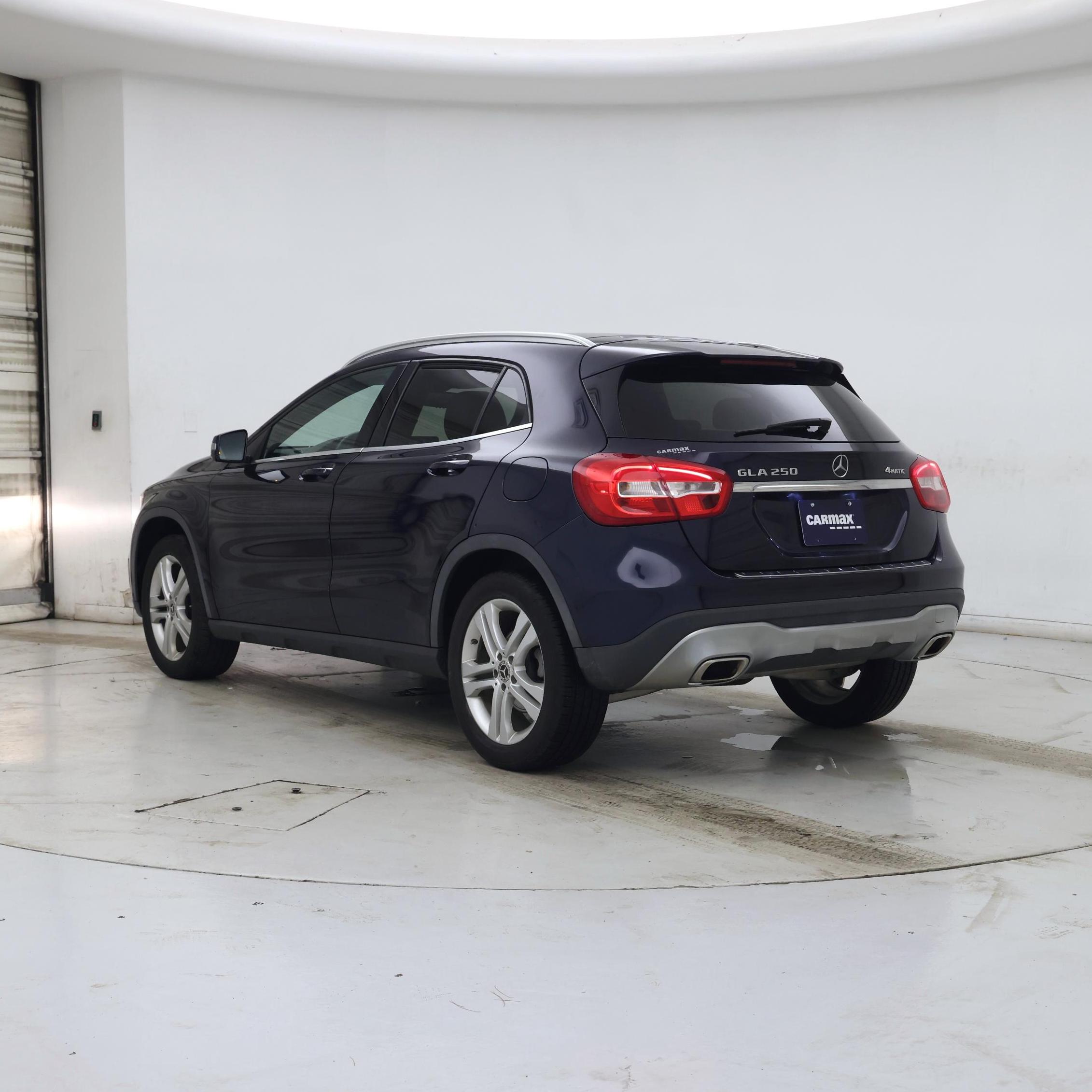 Thumbnail: 2018 Mercedes-Benz GLA - 2