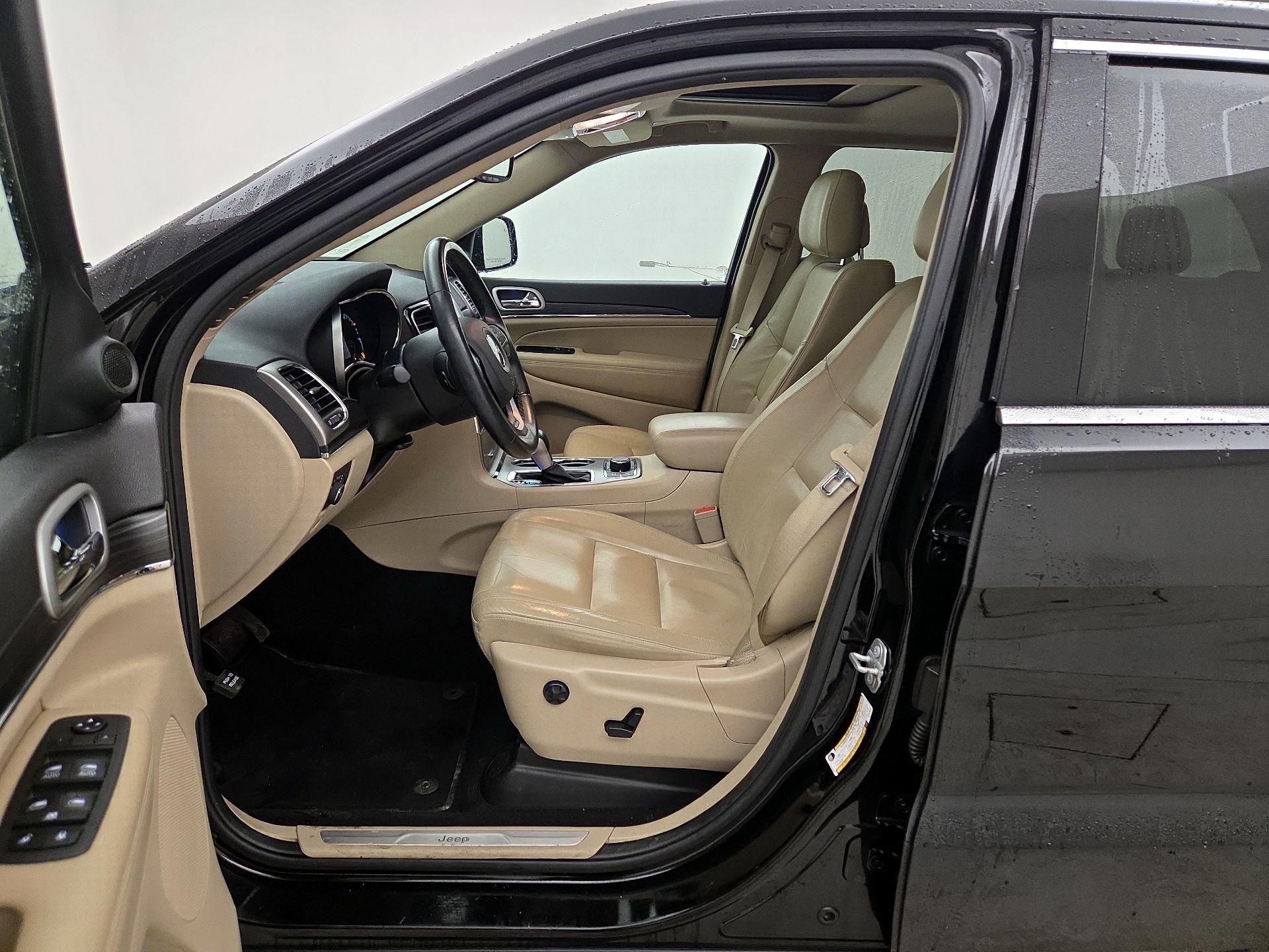 Thumbnail: 2019 Jeep Grand Cherokee - 11