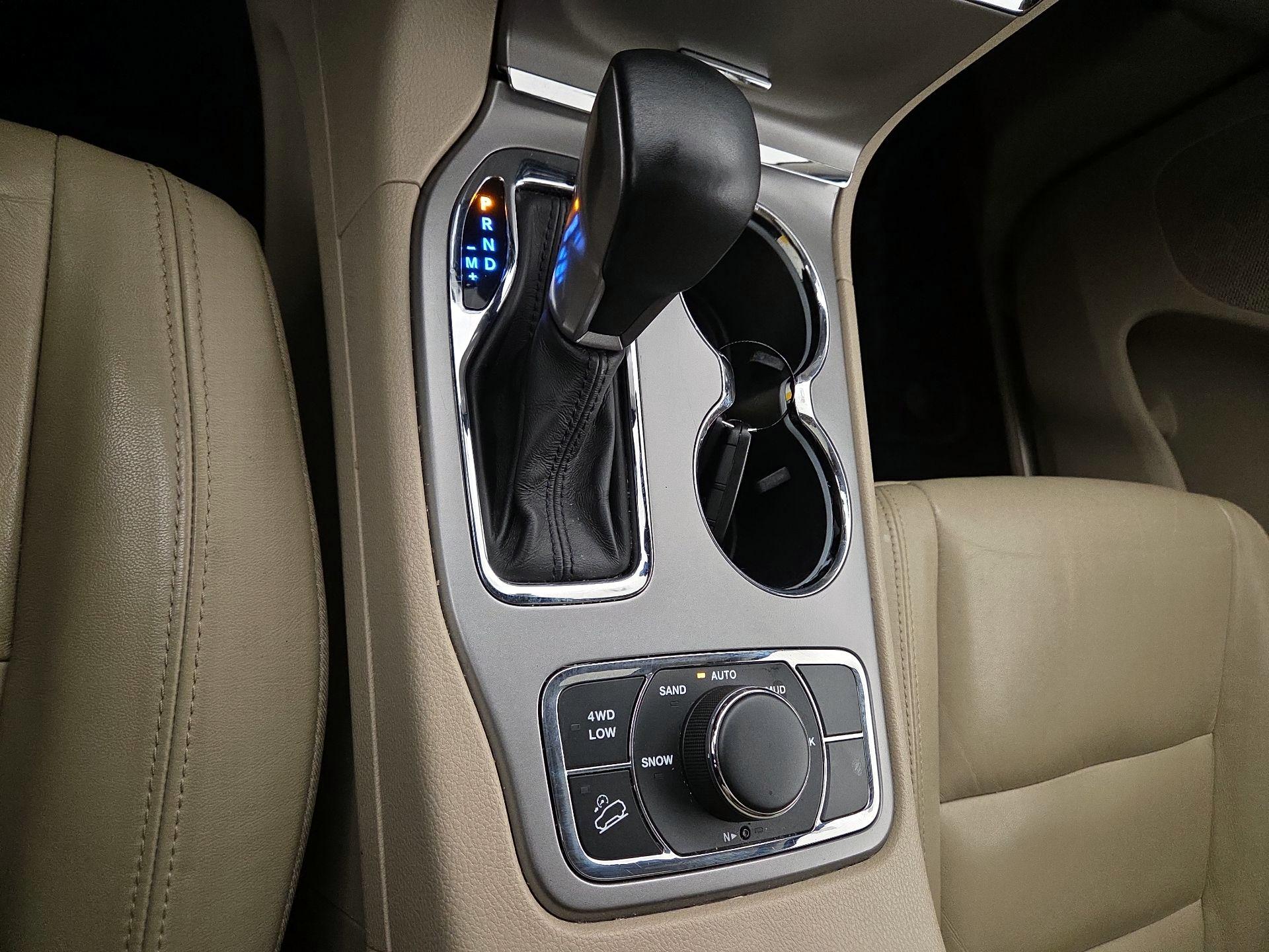 Thumbnail: 2019 Jeep Grand Cherokee - 18