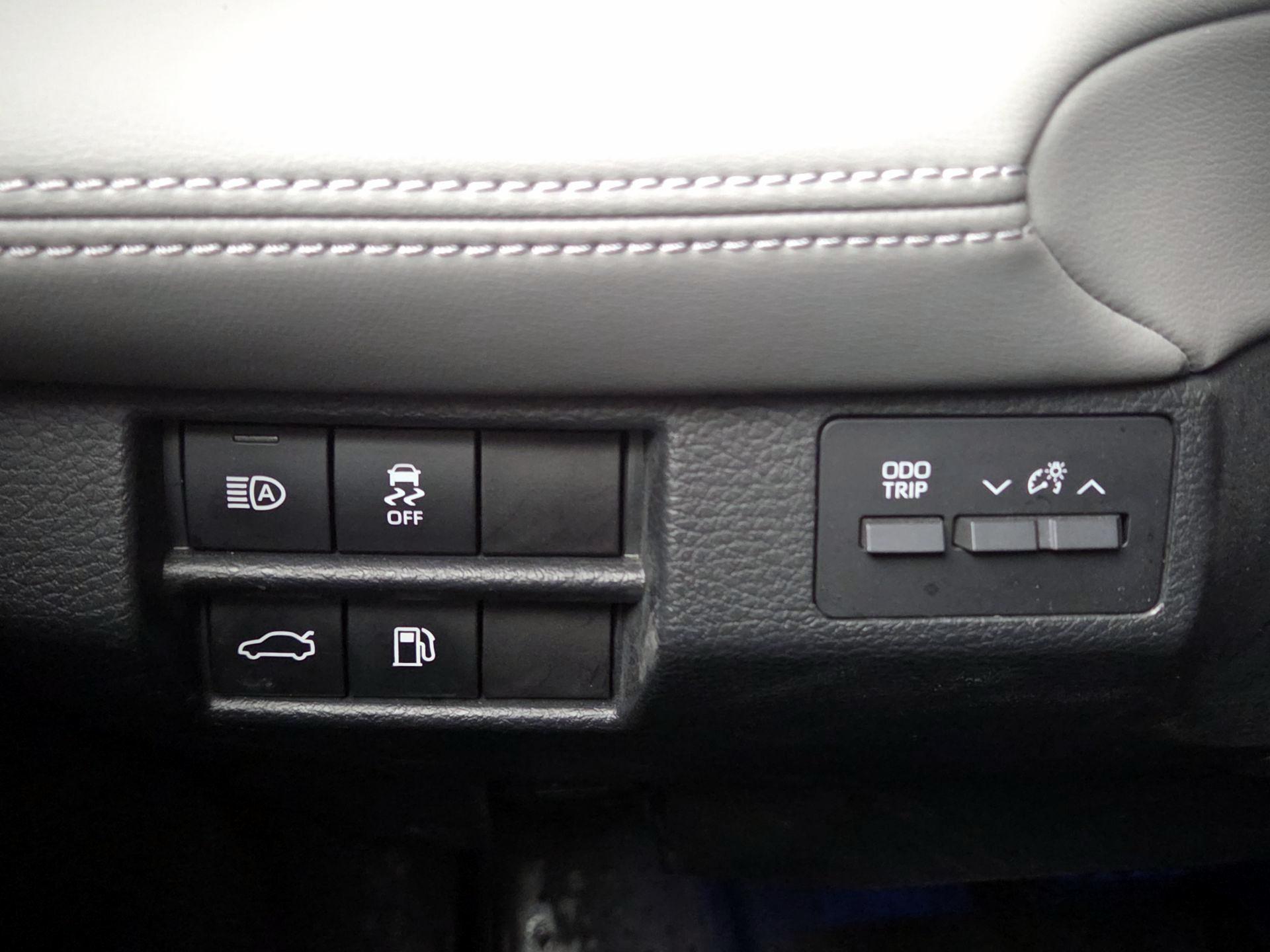 Thumbnail: 2019 Toyota Avalon - 13