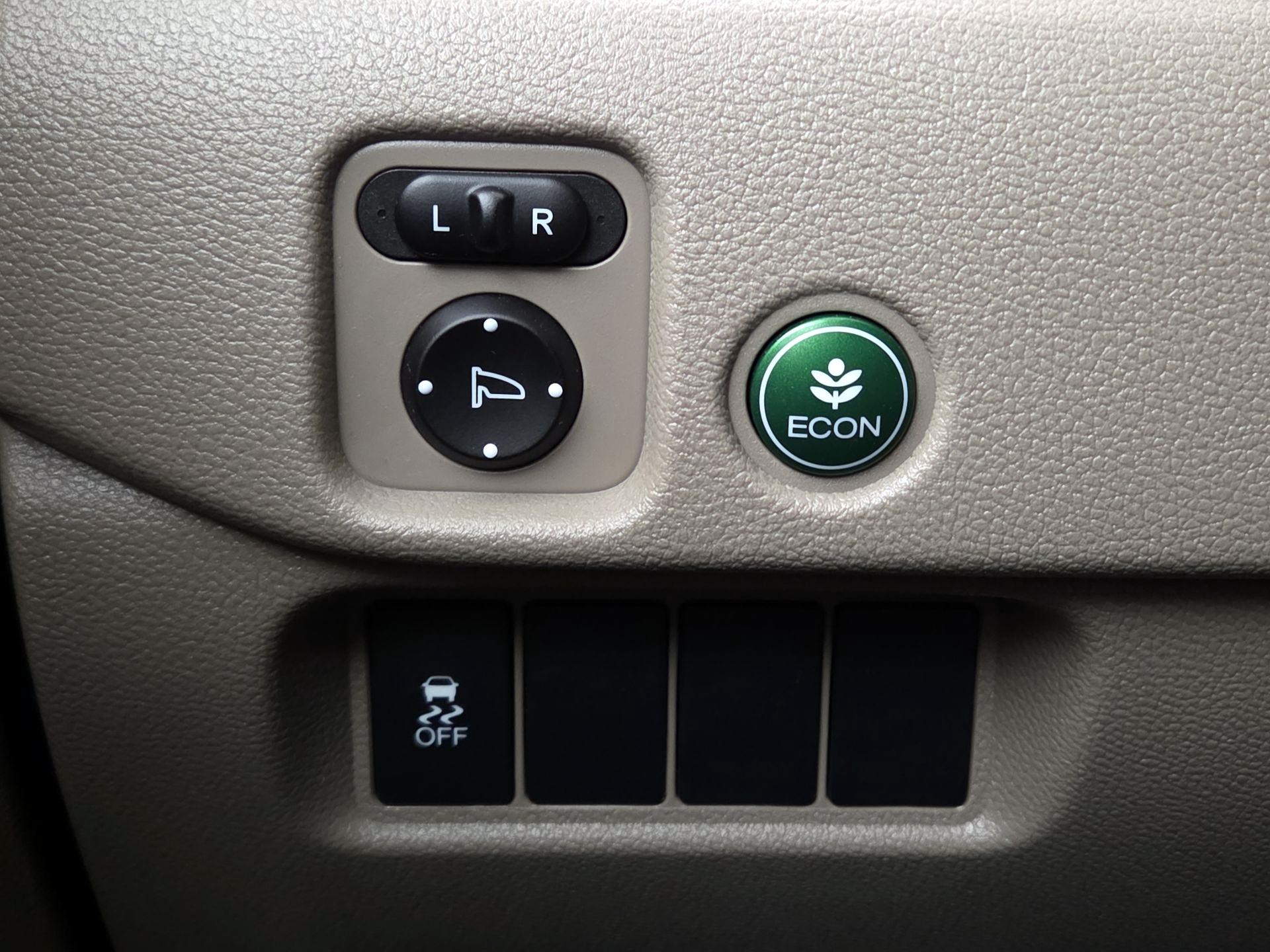 Thumbnail: 2016 Honda Pilot - 13