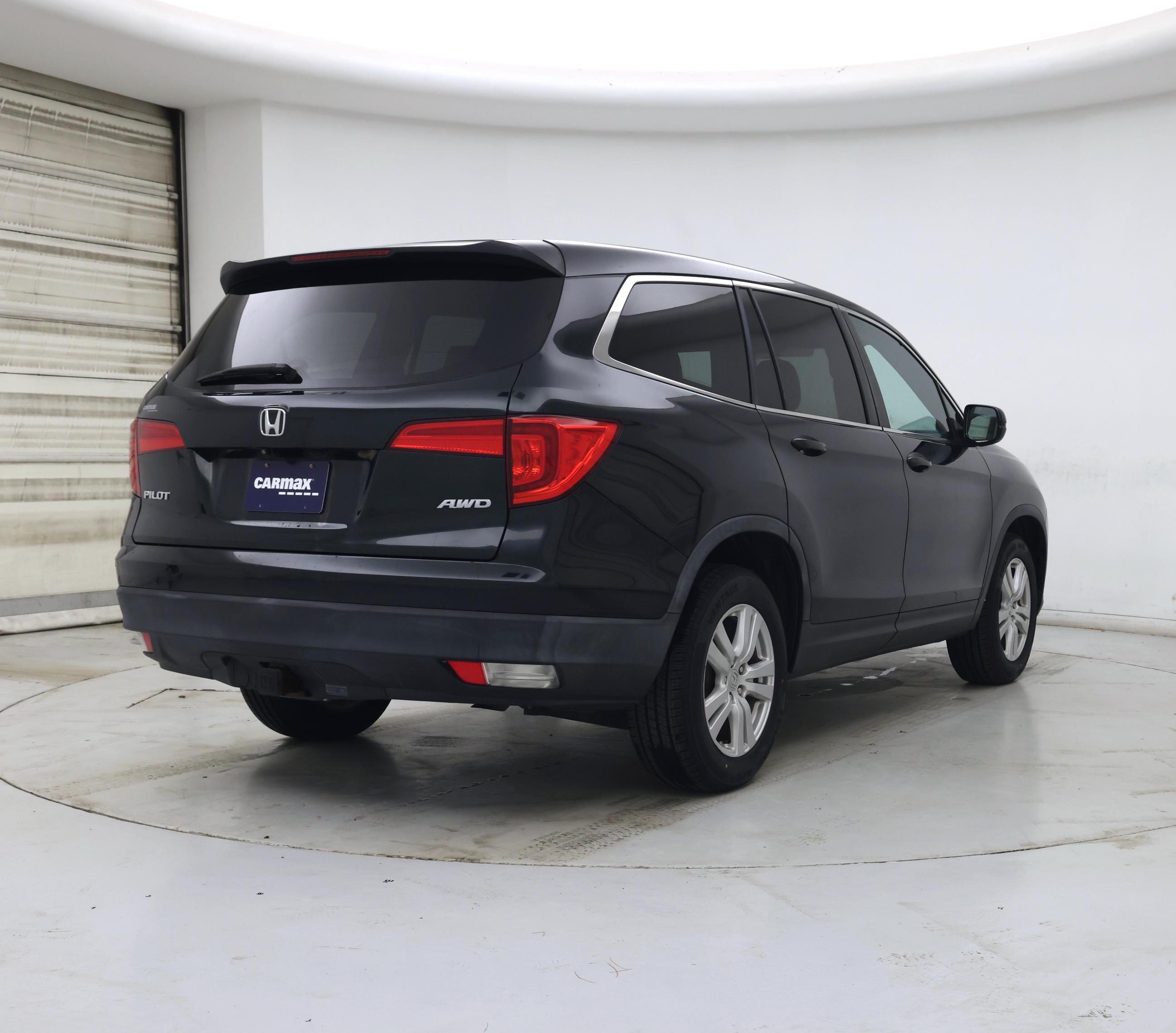 Thumbnail: 2016 Honda Pilot - 8