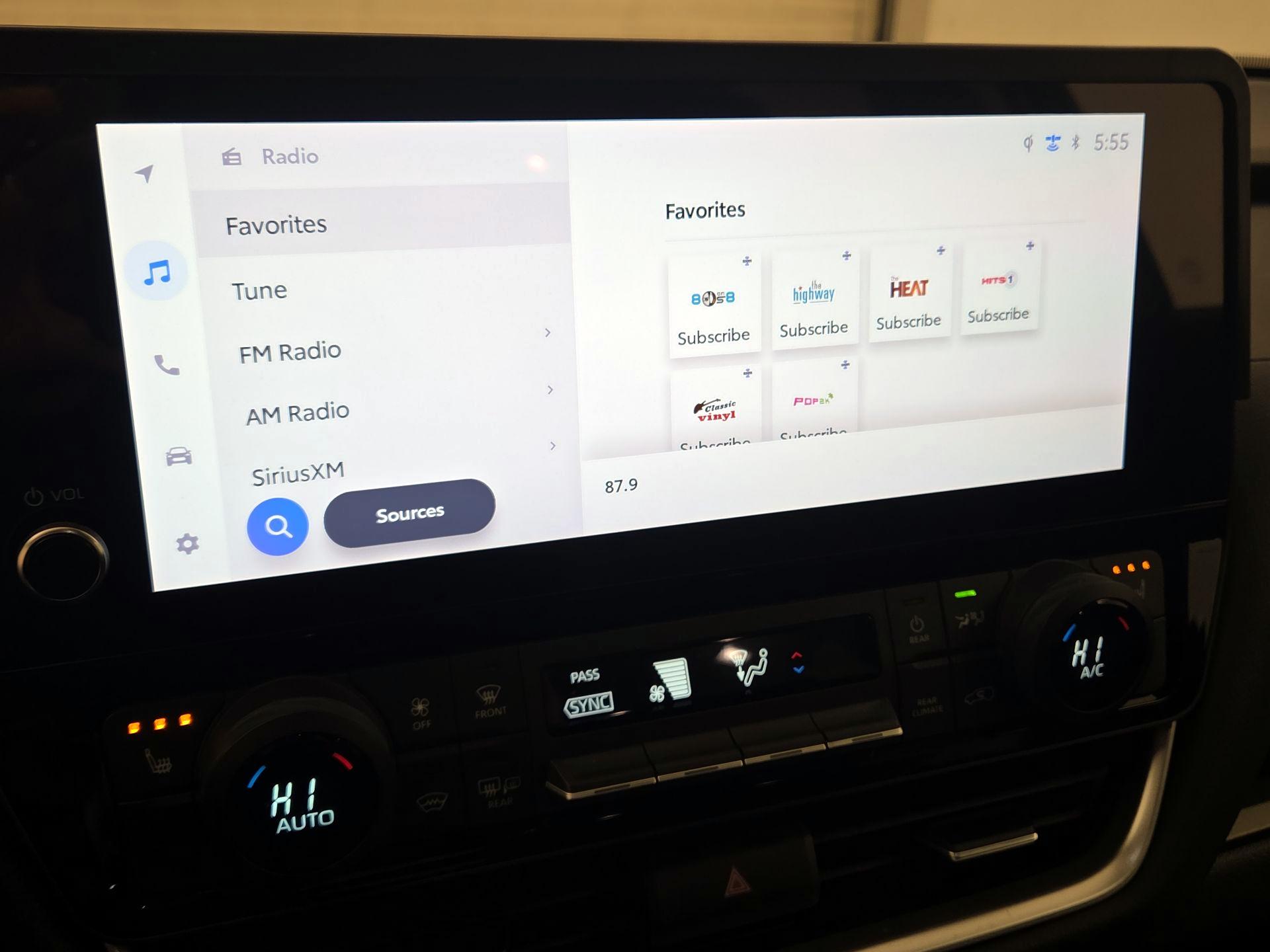 Thumbnail: 2024 Toyota Highlander - 16