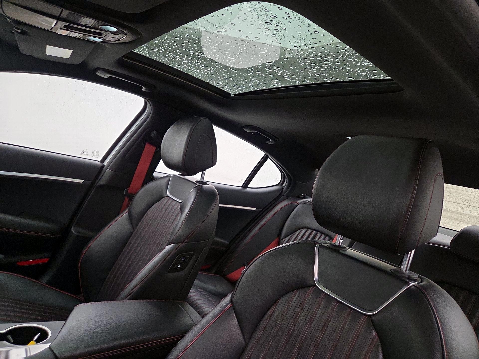 Thumbnail: 2022 Genesis G70 - 20