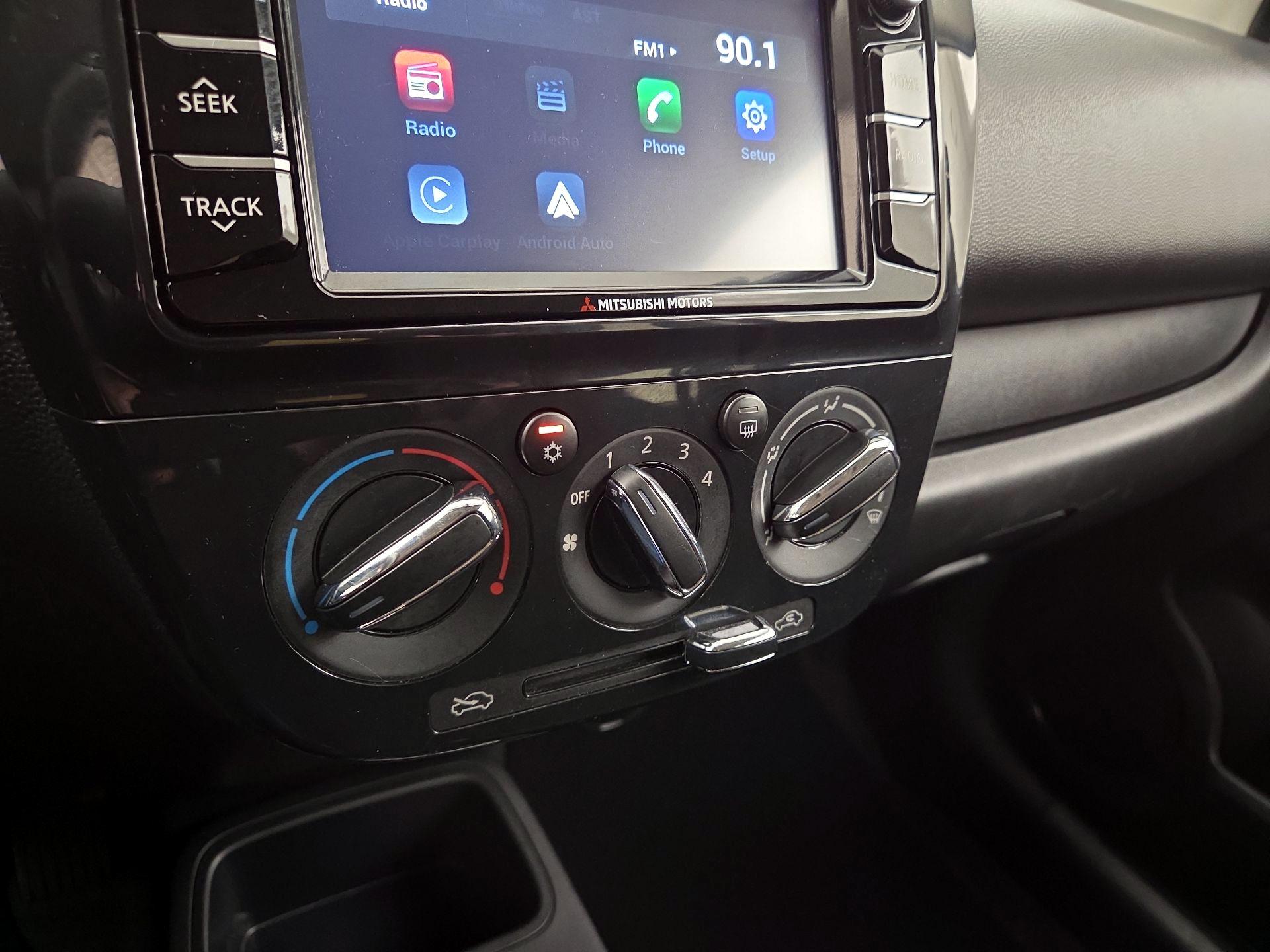 Thumbnail: 2017 Mitsubishi Mirage G4 - 16