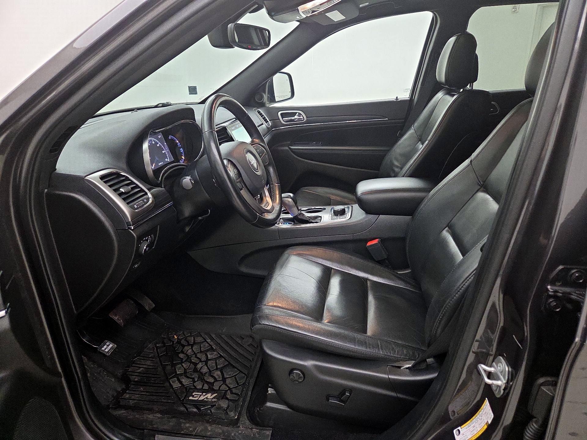 Thumbnail: 2020 Jeep Grand Cherokee - 11