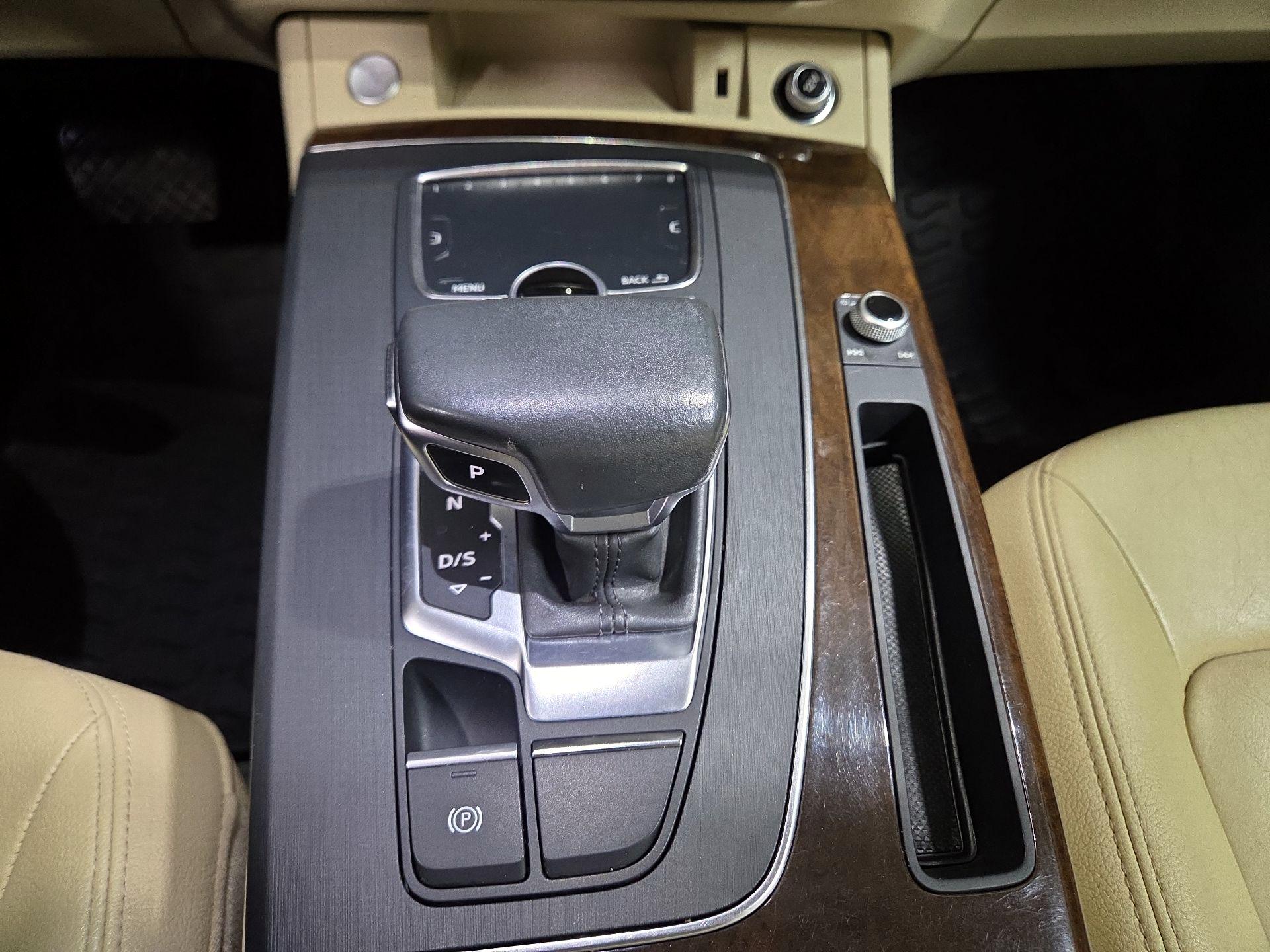 Thumbnail: 2020 Audi Q5 - 18