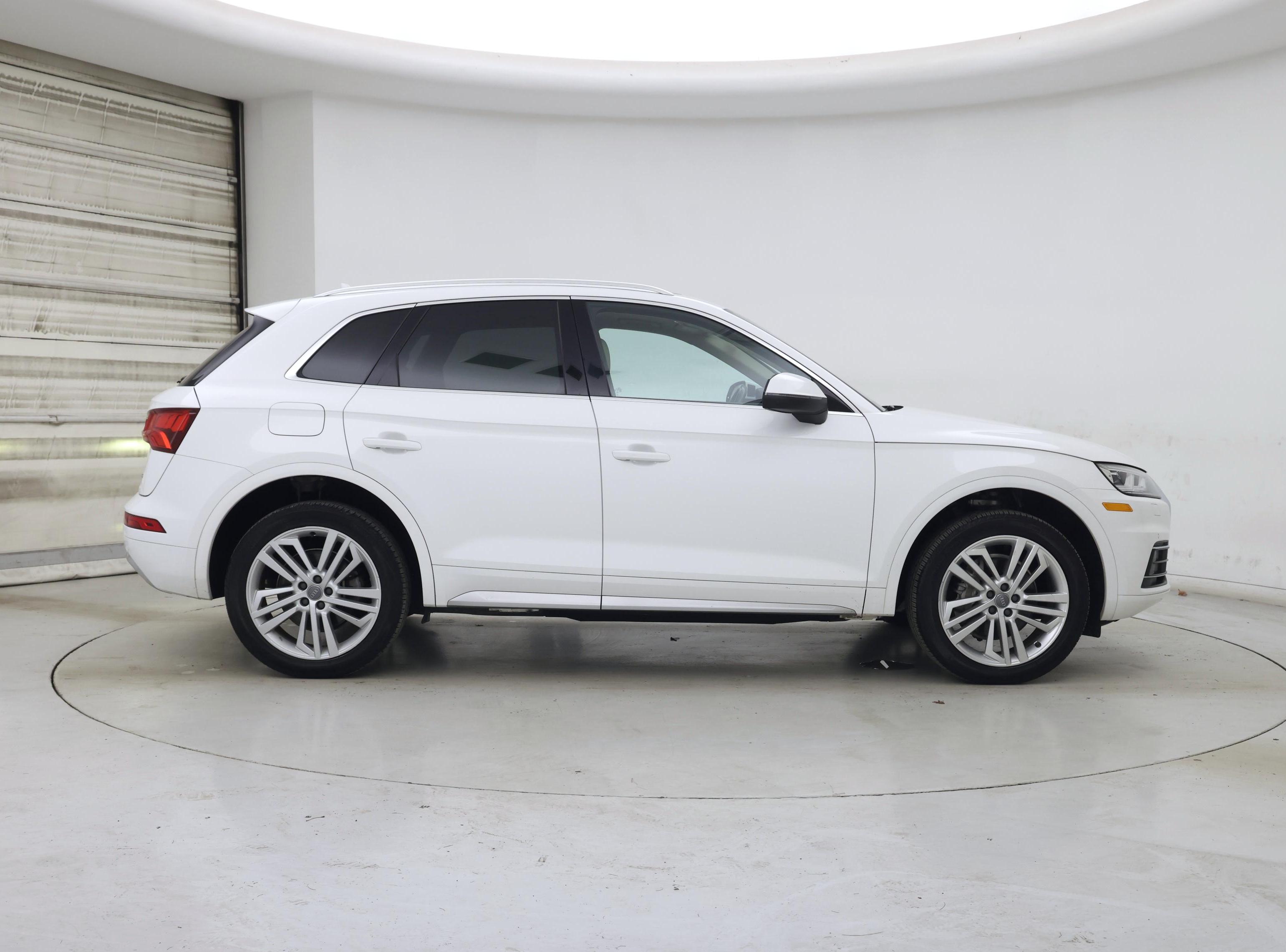 Thumbnail: 2020 Audi Q5 - 7