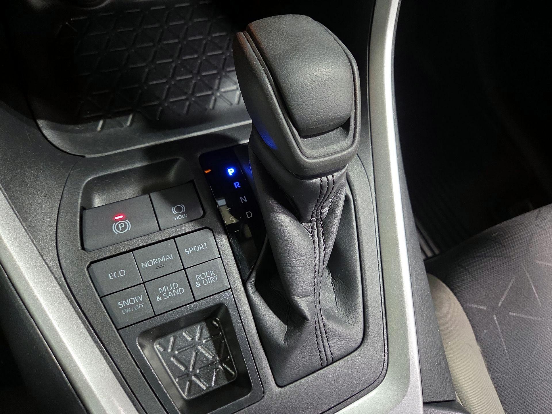 Thumbnail: 2024 Toyota RAV4 - 17