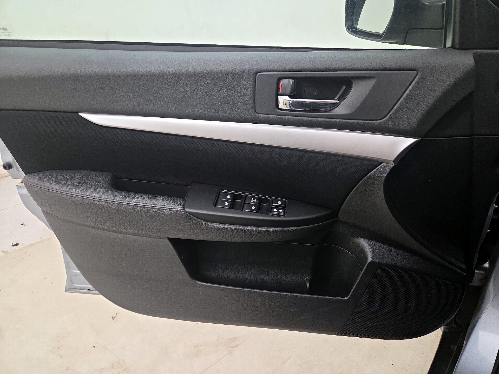 Thumbnail: 2014 Subaru Outback - 12