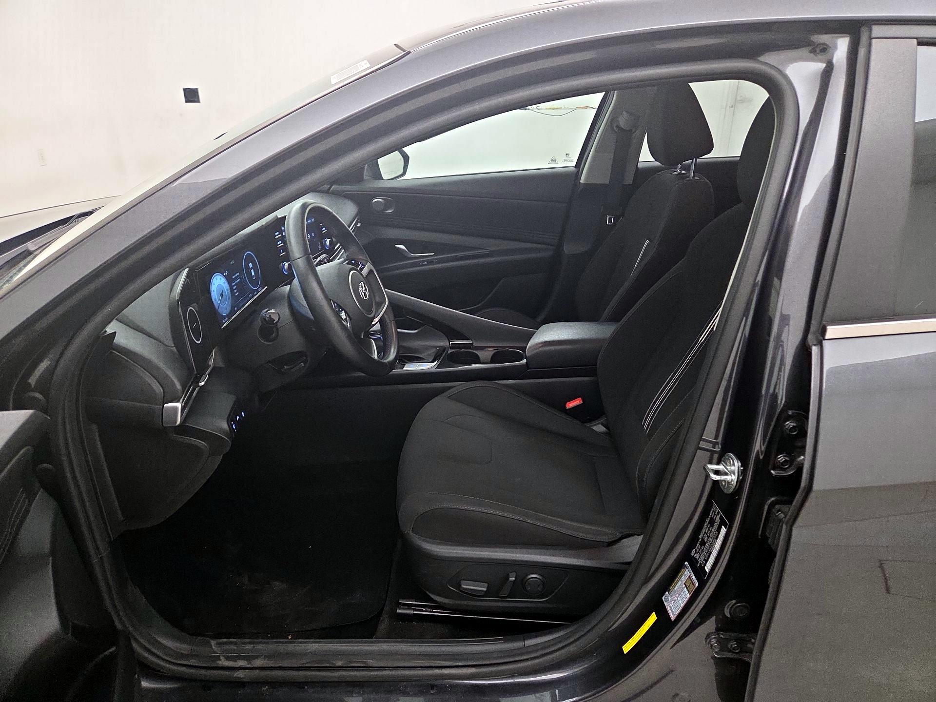 Thumbnail: 2021 Hyundai Elantra - 11