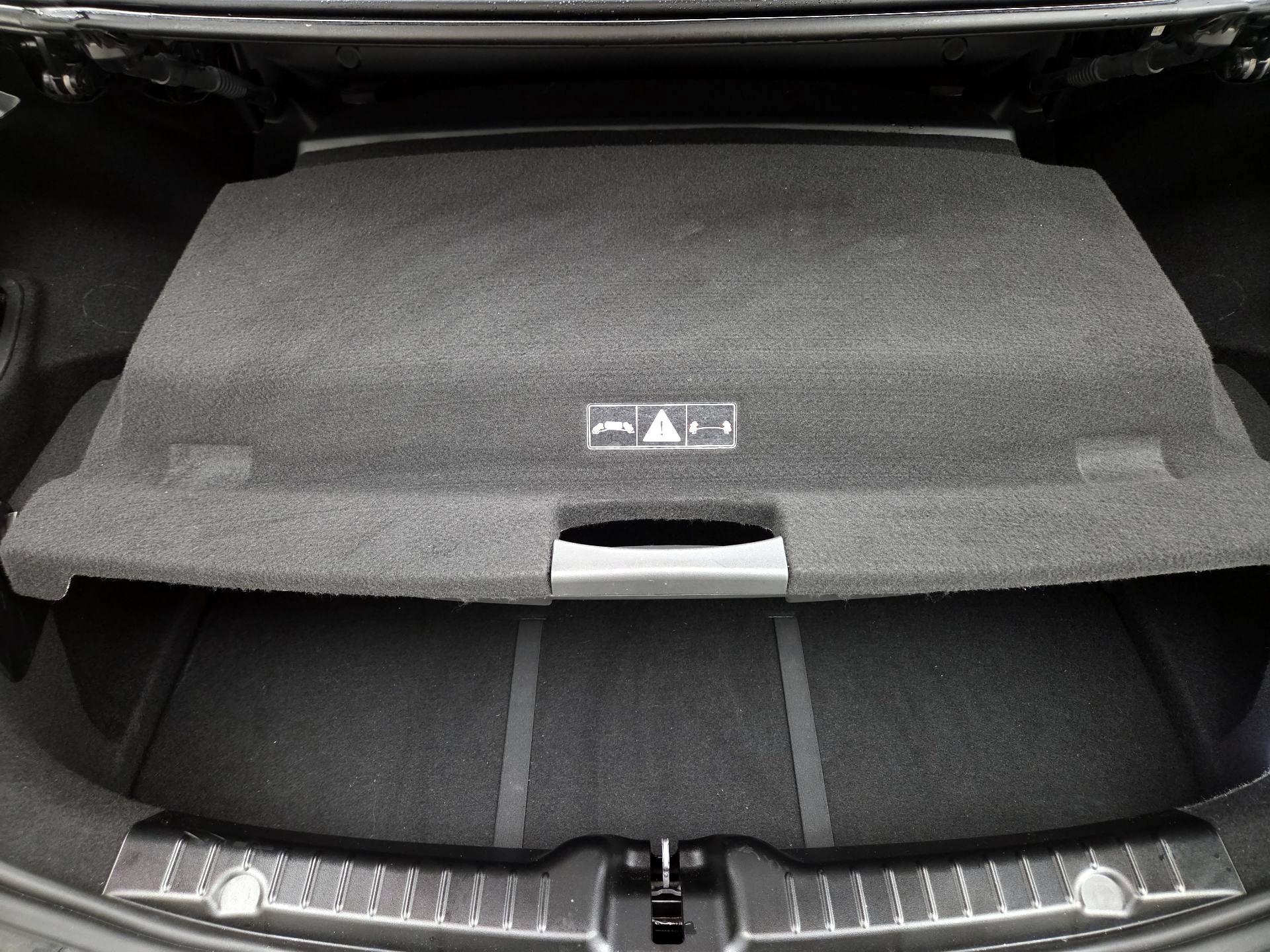 Thumbnail: 2017 Mercedes-Benz SLC - 19