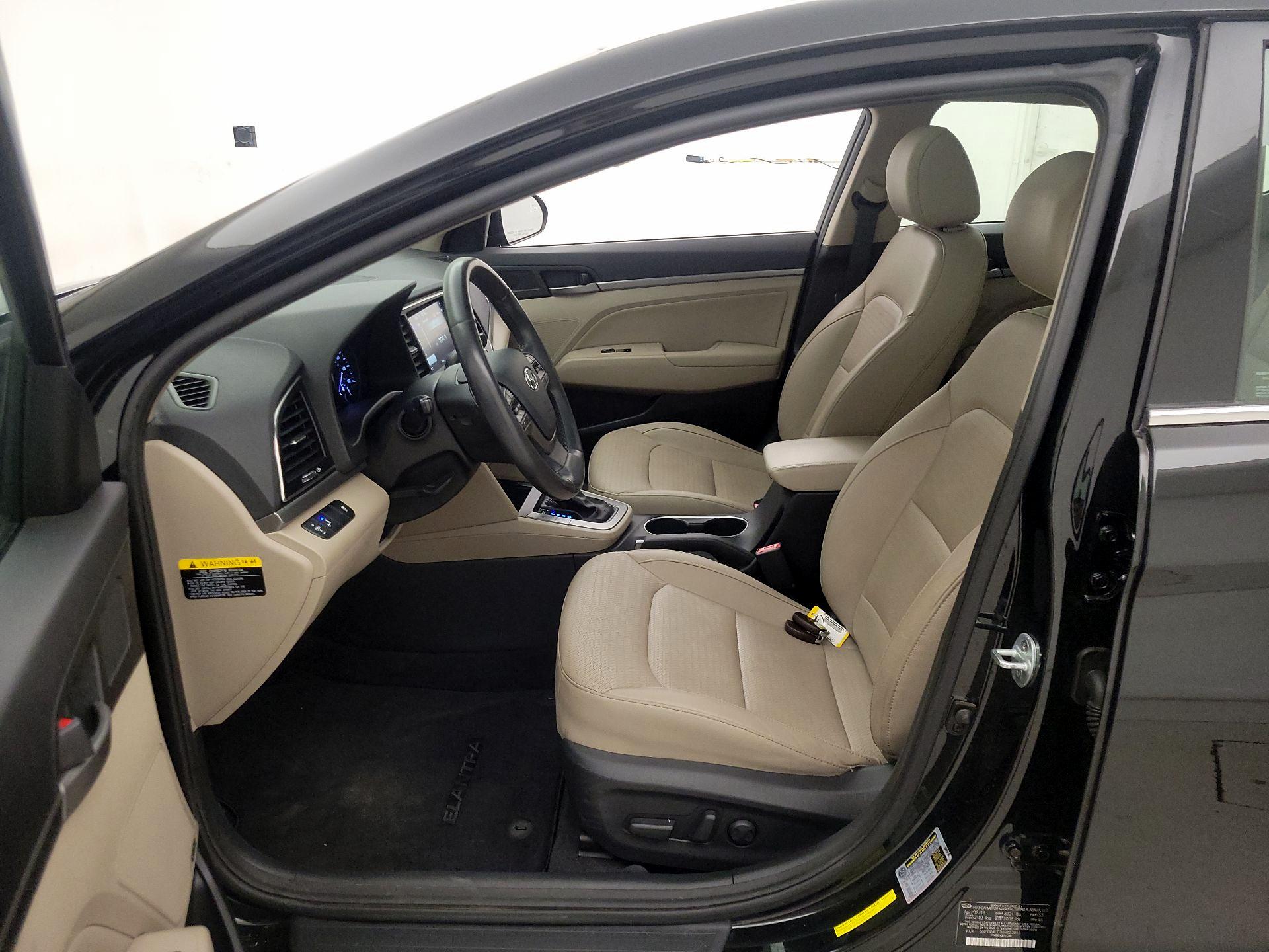 Thumbnail: 2017 Hyundai Elantra - 11