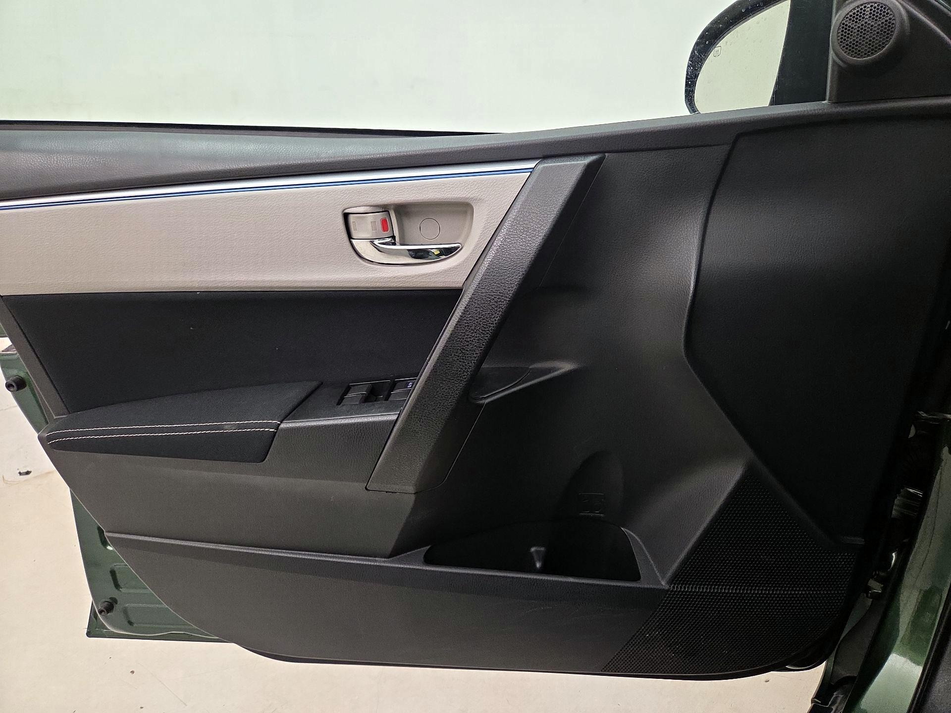 Thumbnail: 2014 Toyota Corolla - 12