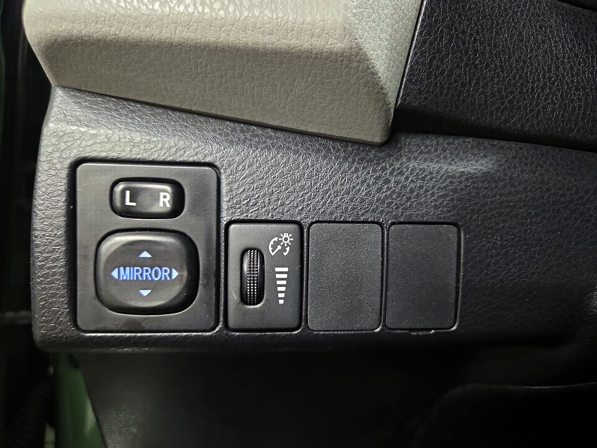 Thumbnail: 2014 Toyota Corolla - 13