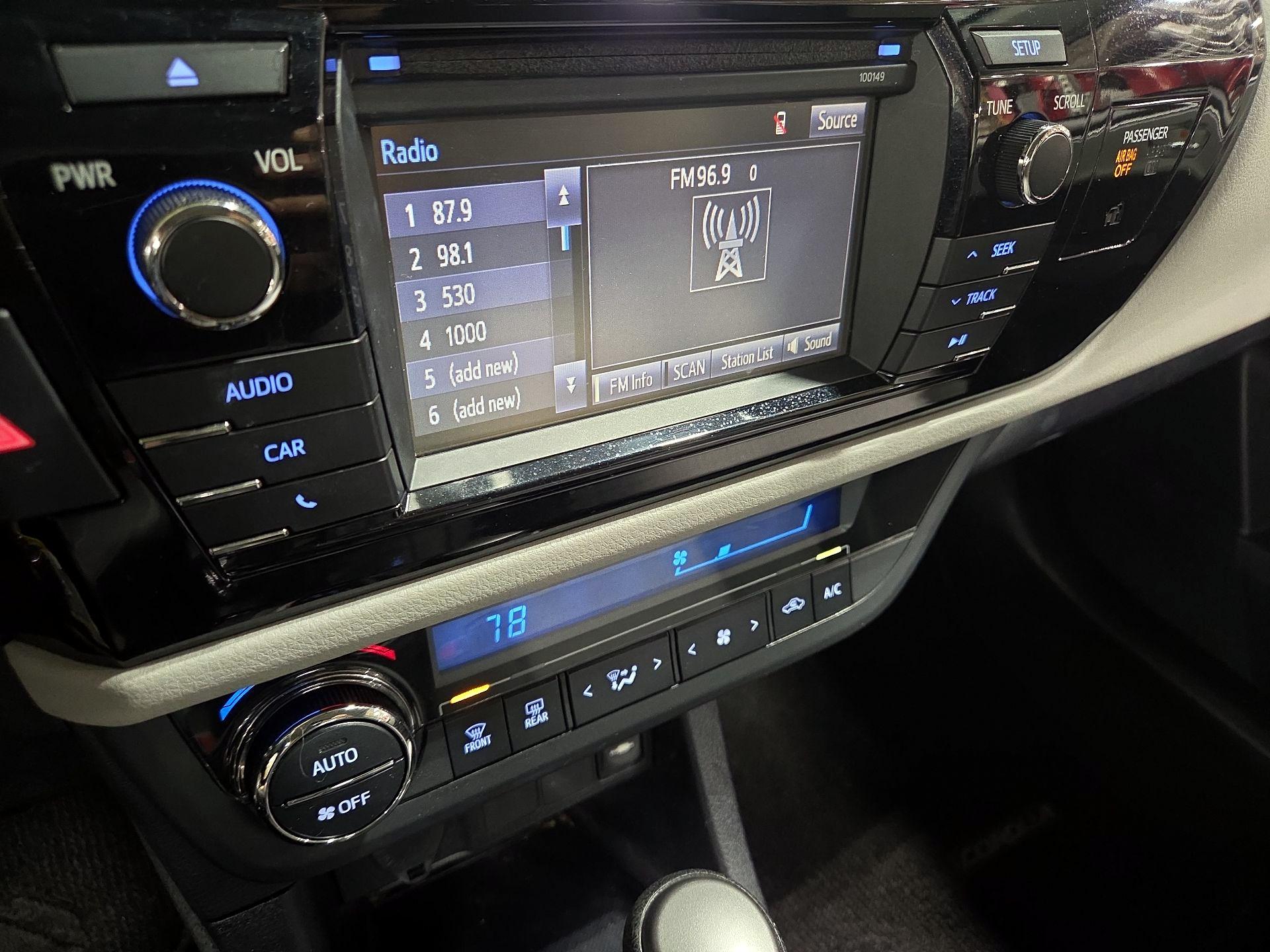 Thumbnail: 2014 Toyota Corolla - 15